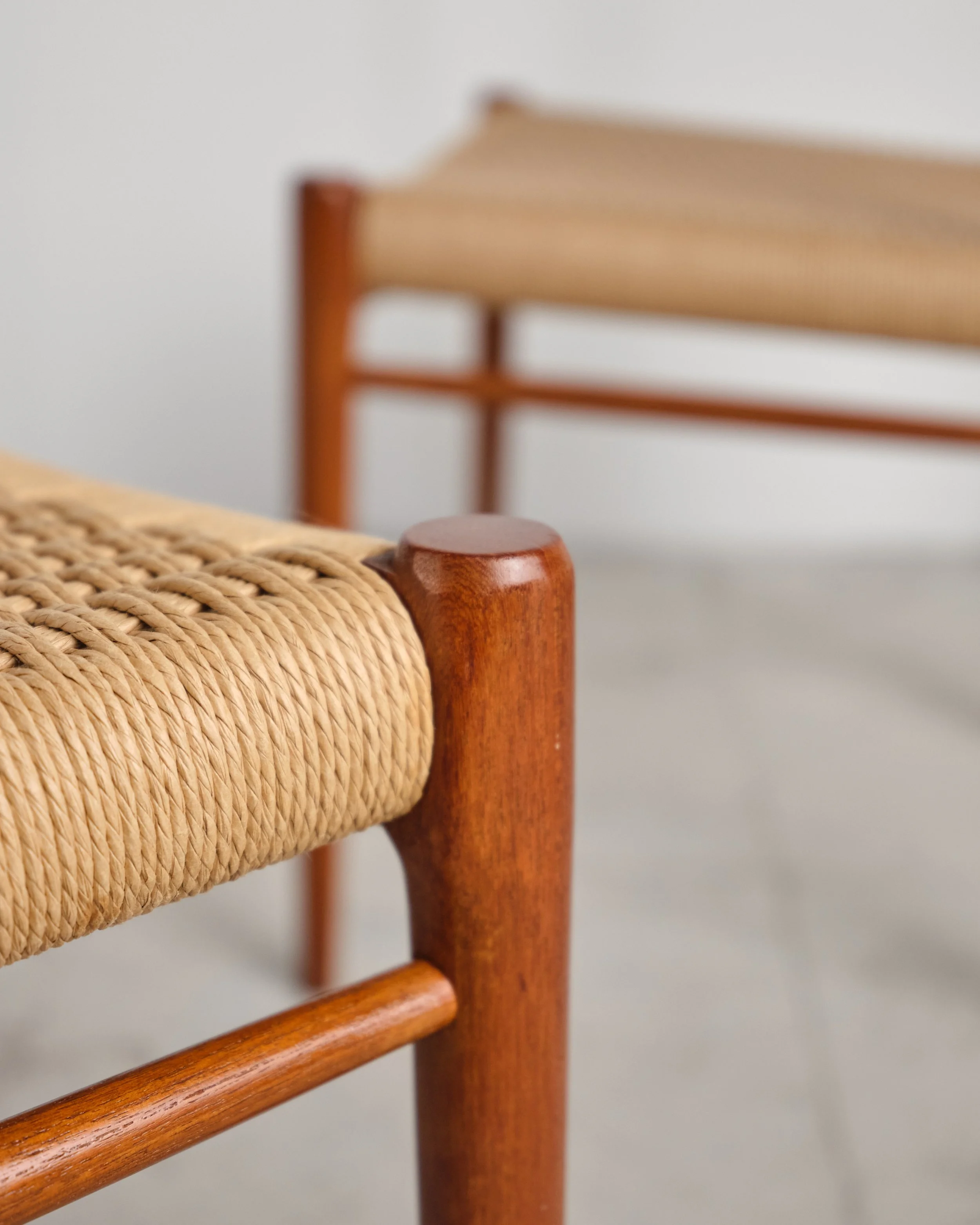 niels-moller-75-teak-chair-stuhl-set-mid-century-modern-furniture-mucmodern-21.jpg