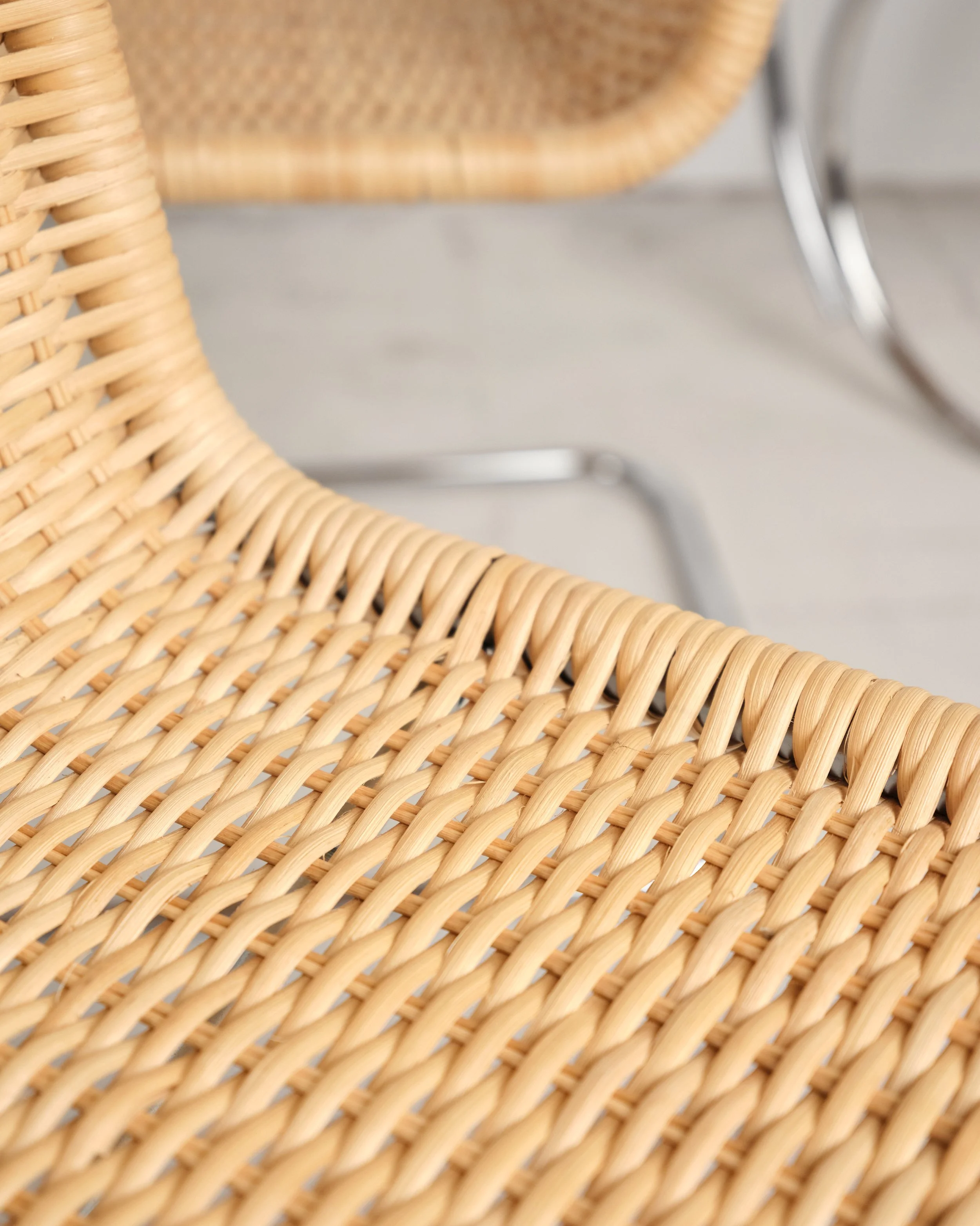 mies-van-der-rohe-MR20-S533RF-thonet-mid-century-modern-furniture-mucmodern-24.jpg