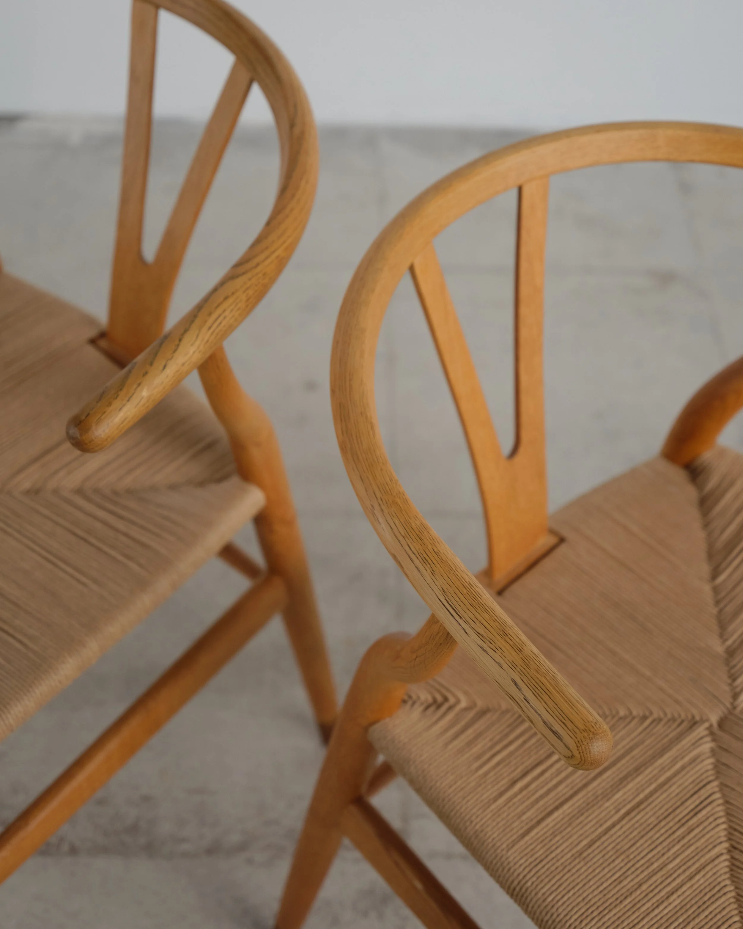 hans-wegner-dining-y-chairs-eiche-stühle-carl-hansen-mid-century-modern-furniture-mucmodern-16.jpg
