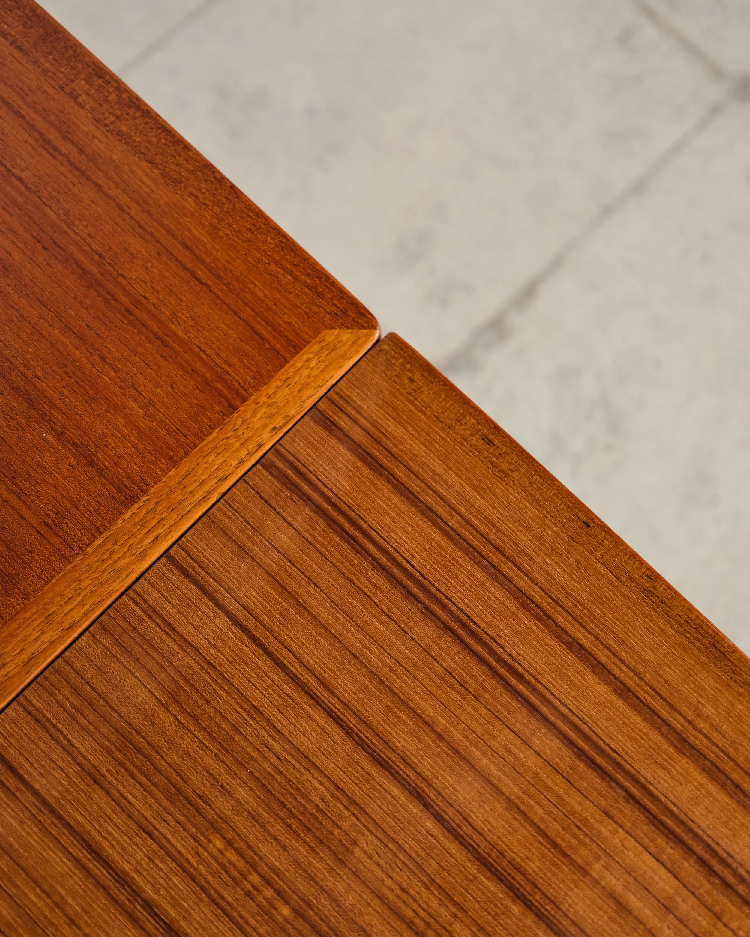 teak-esstisch-tisch-dining-table-teak-hundevad-mid-century-modern-furniture-mucmodern-20.jpg