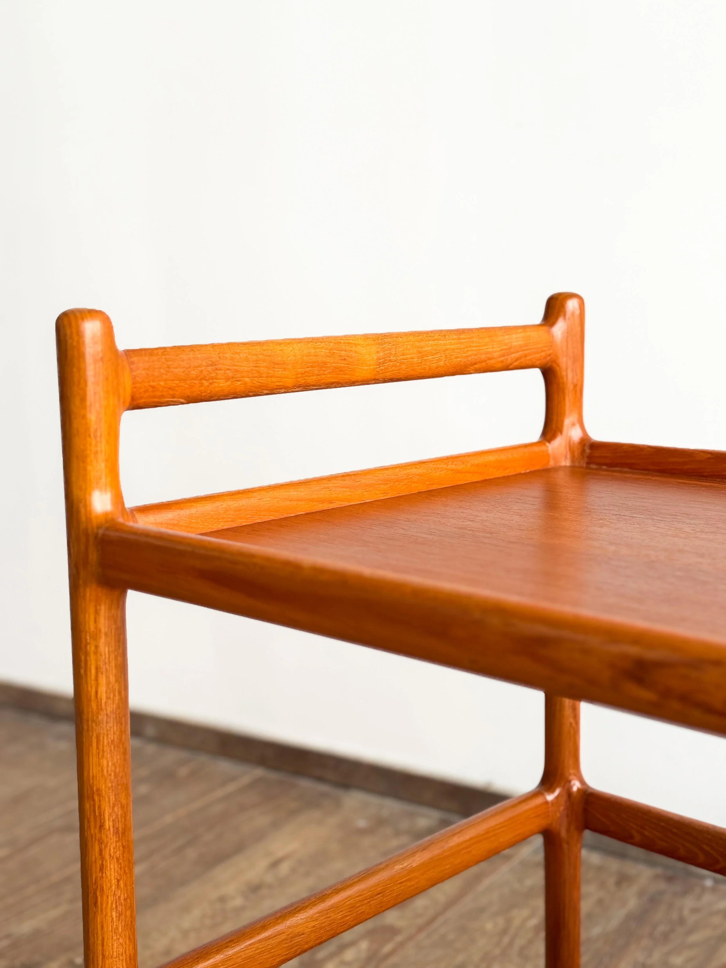 johannes-andersen-servier-wagen-mid-century-modern-furniture-mucmodern-2.jpg