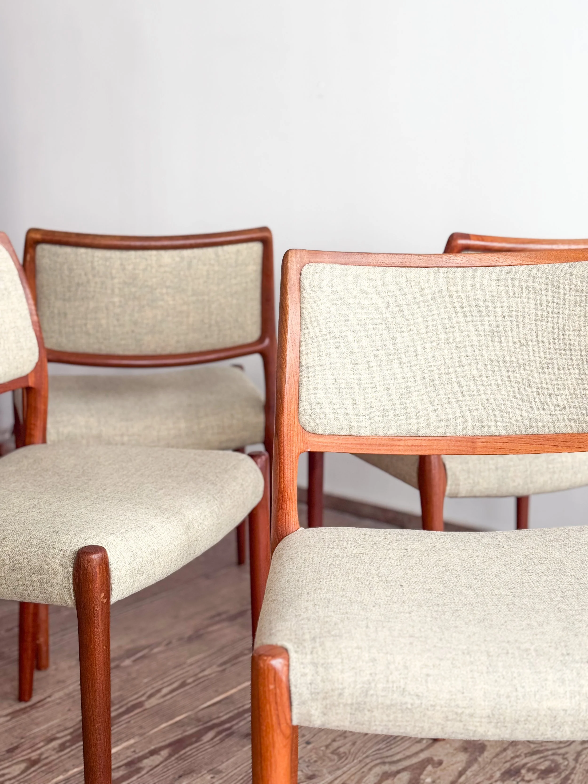 niels-moller-chairs-80-mid-century-modern-furniture-mucmodern-7.jpg