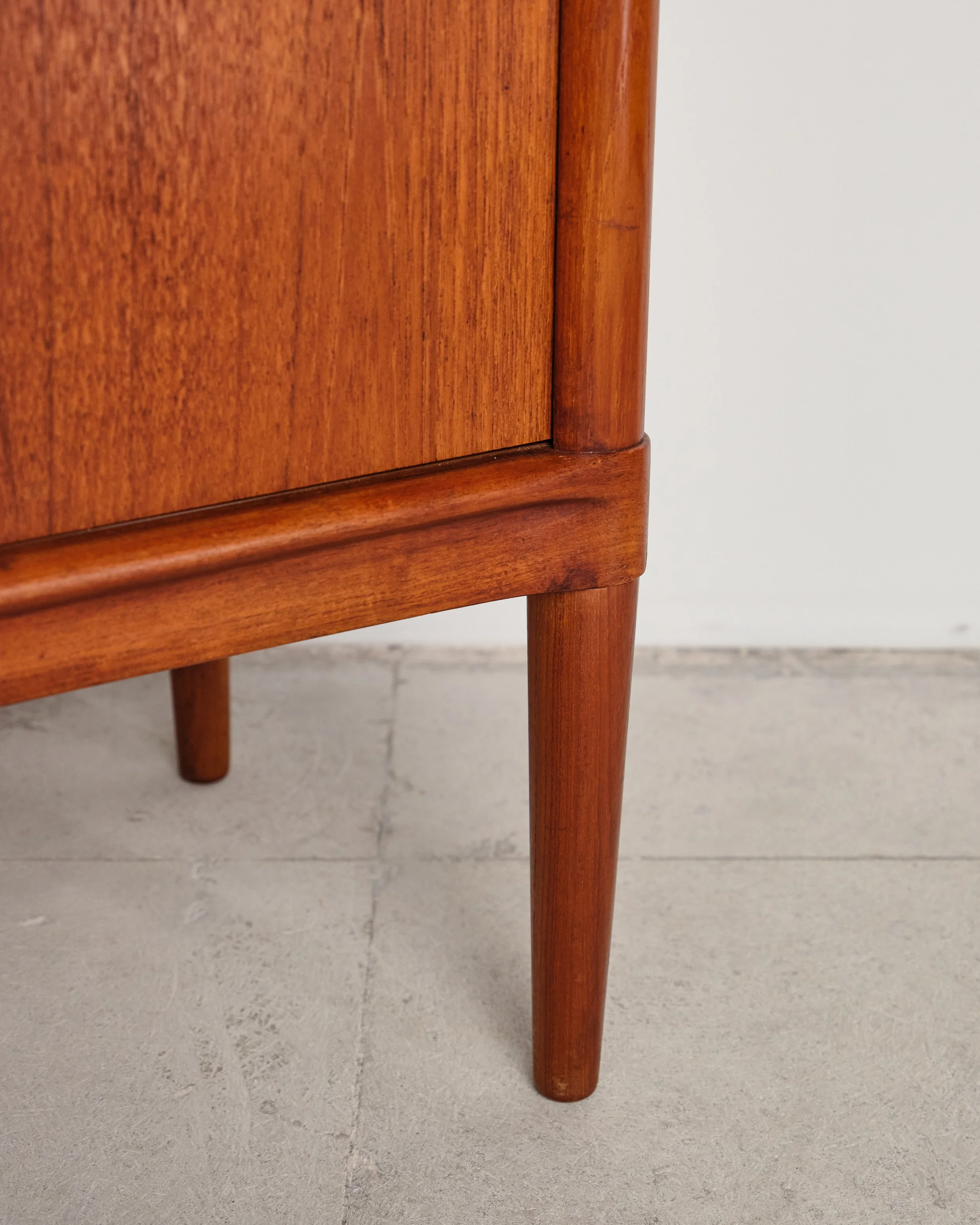 henry-w-klein-credenza-bramin-sideboard-teak-anrichte-mid-century-modern-furniture-mucmodern-21.jpg