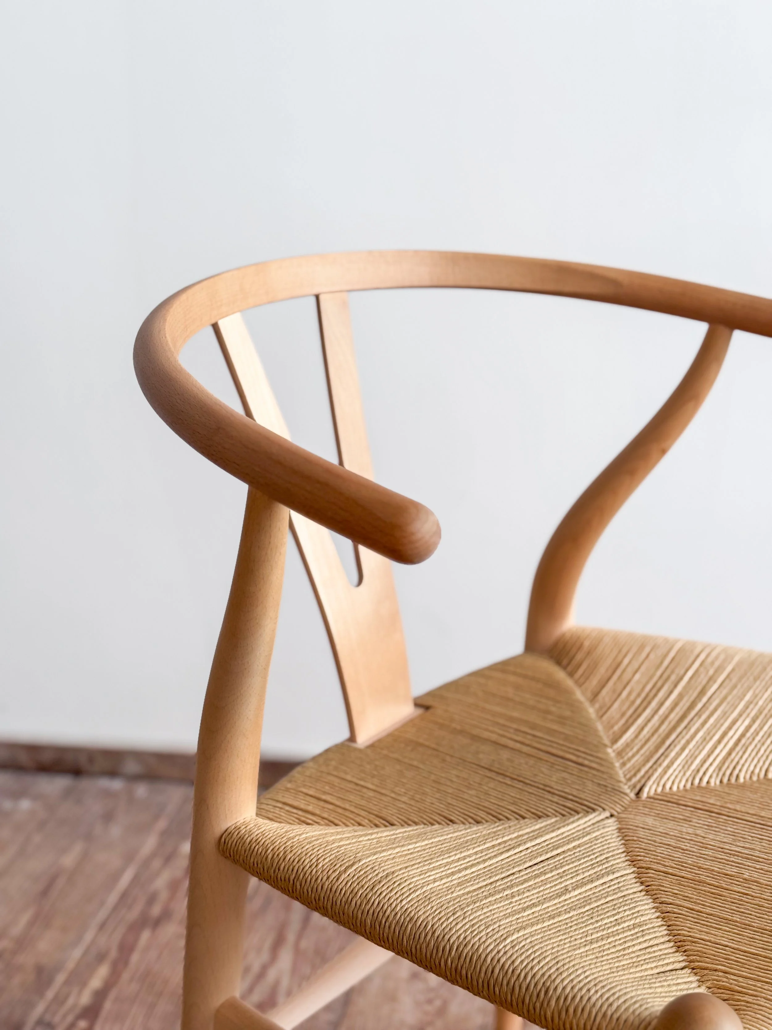 CH24-Wishbone-stuhl-chair-wegner-mid-century-modern-furniture-mucmodern-10.jpg