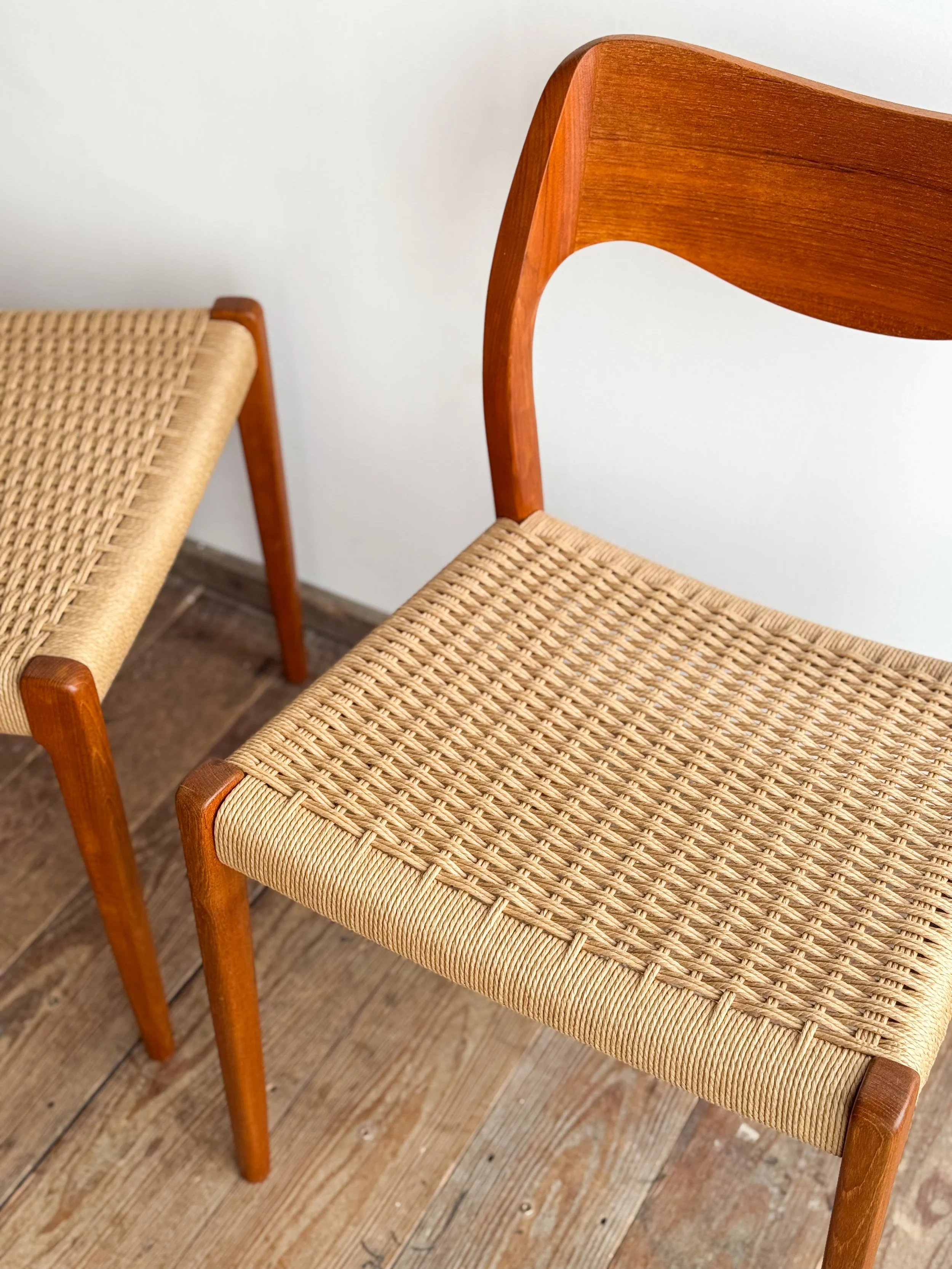 niels-moller-chairs-71-mid-century-modern-furniture-mucmodern-17.jpg