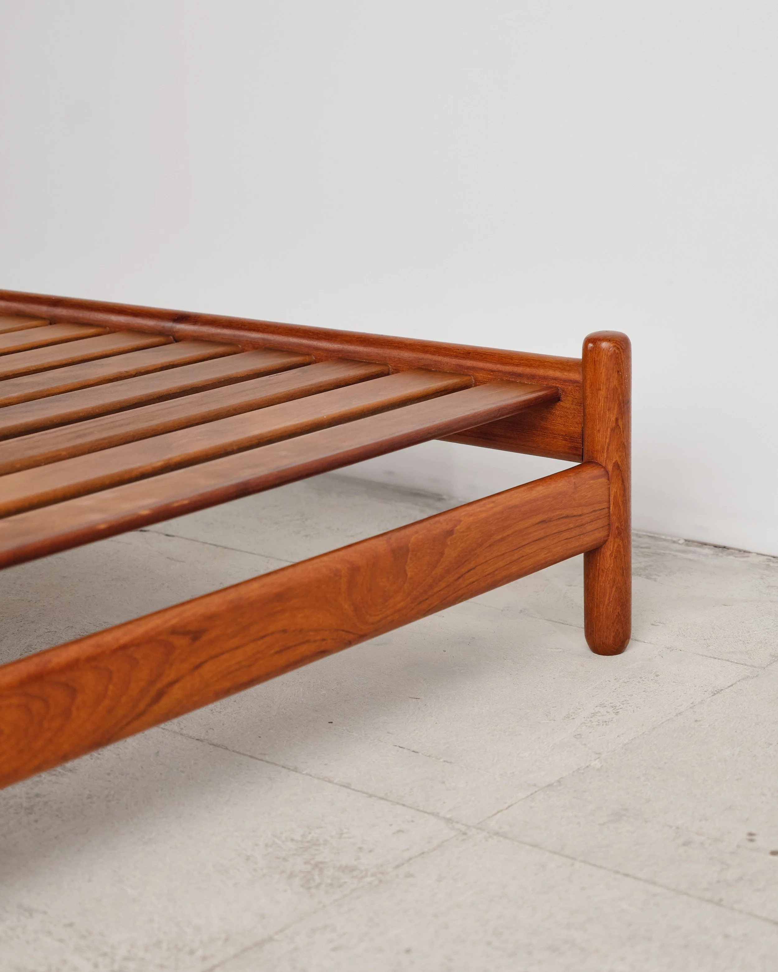 daybed-teak-wood-bed-mid-century-modern-furniture-mucmodern-11.jpg