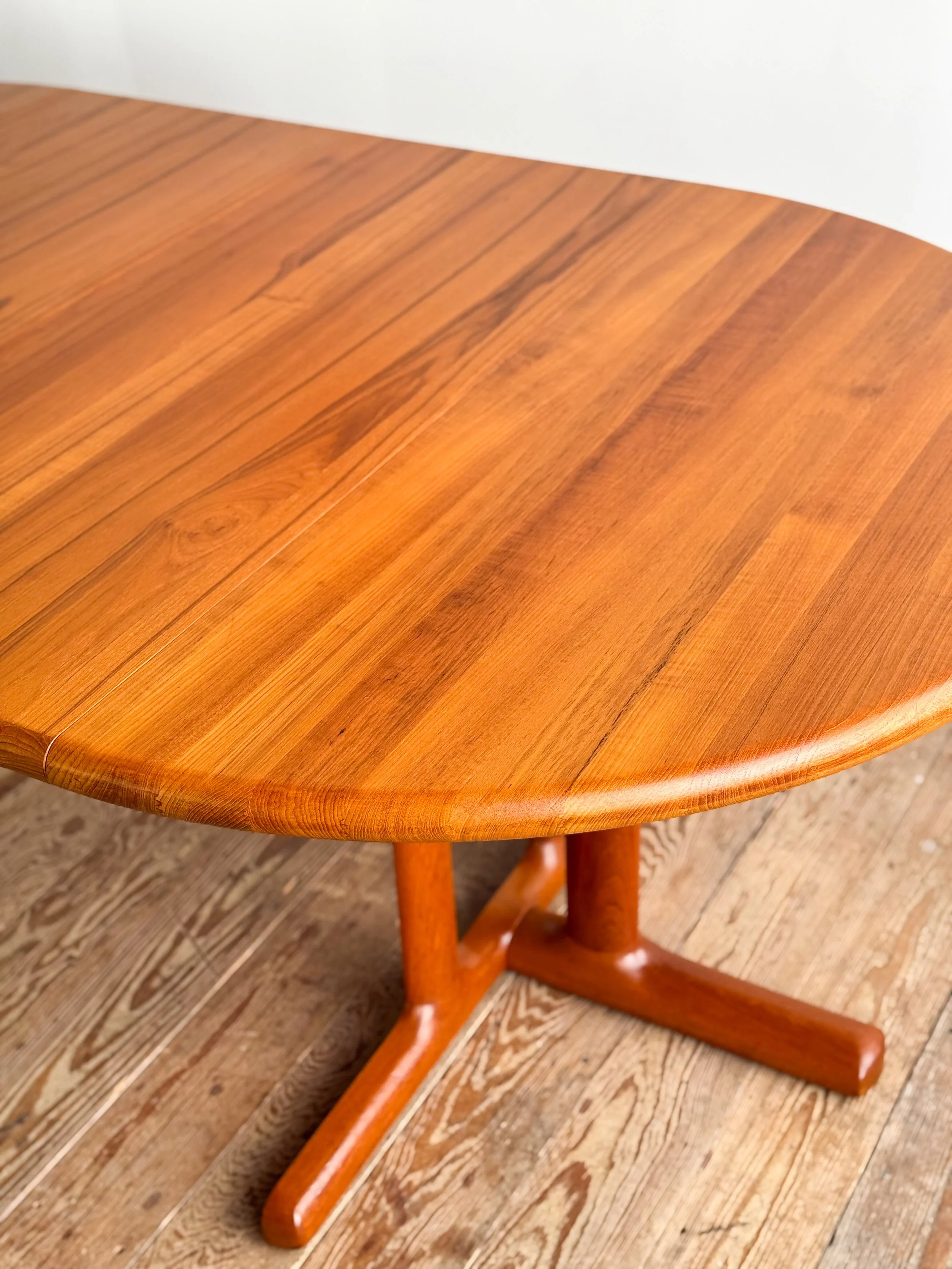 dyrlund-esstisch-rund-ausziehbar-teak-mid-century-modern-furniture-mucmodern-10.jpg