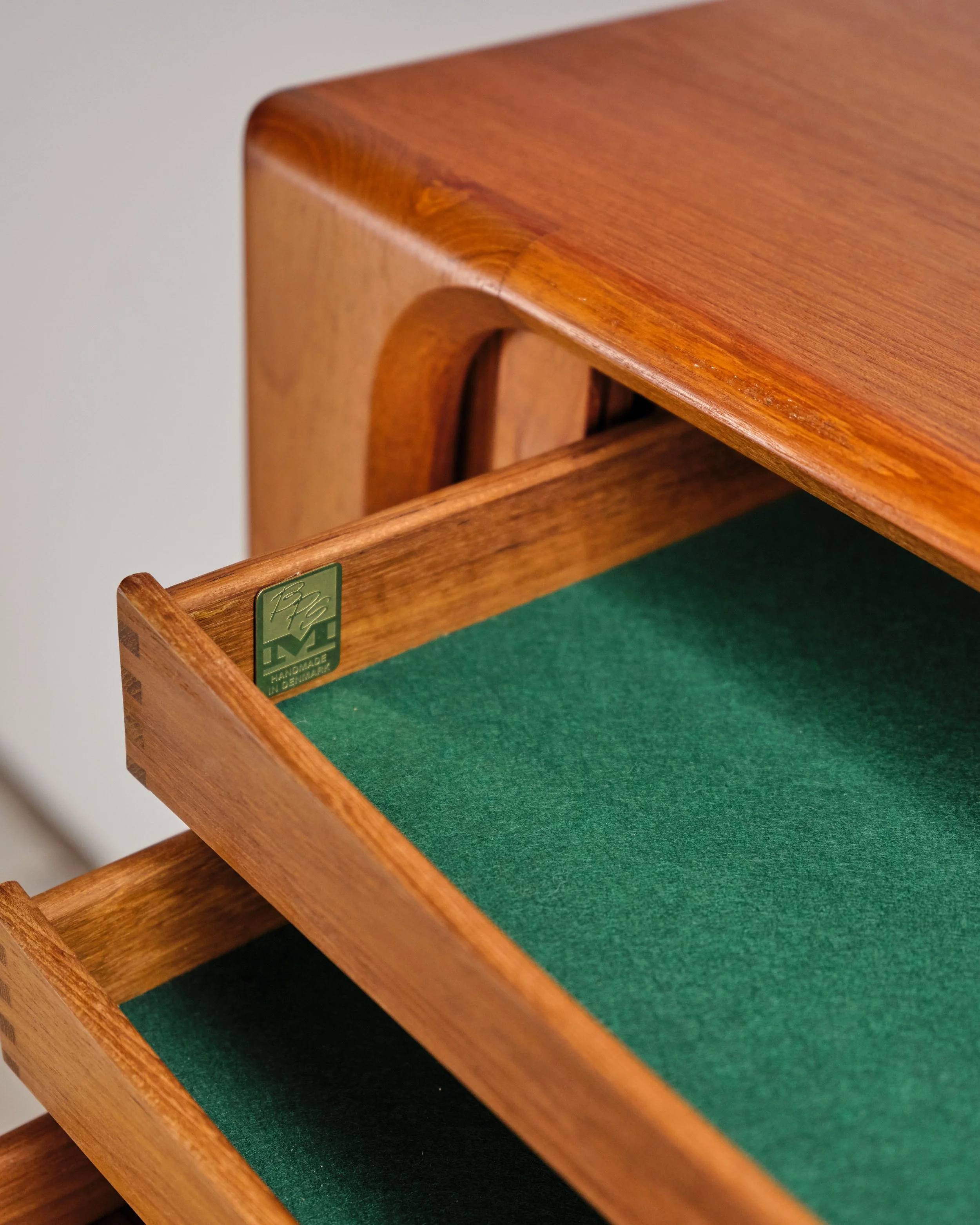 bernhard-pedersen-highboard-bps-mid-century-modern-furniture-mucmodern-36.jpg