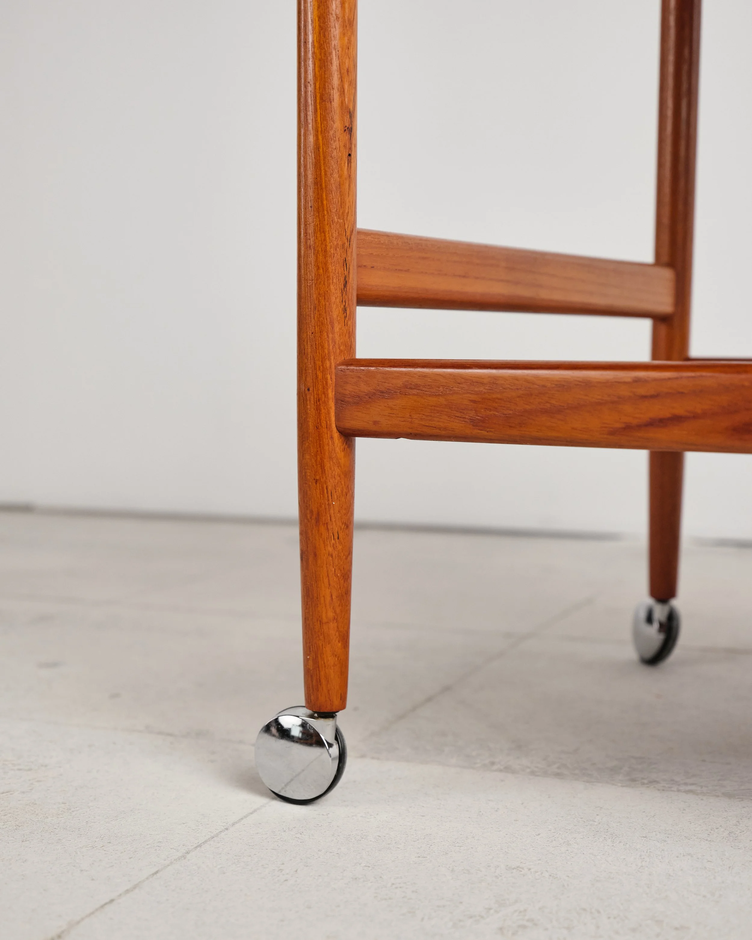 bar-cart-trolley-dyrlund-mid-century-modern-furniture-mucmodern-9.jpg