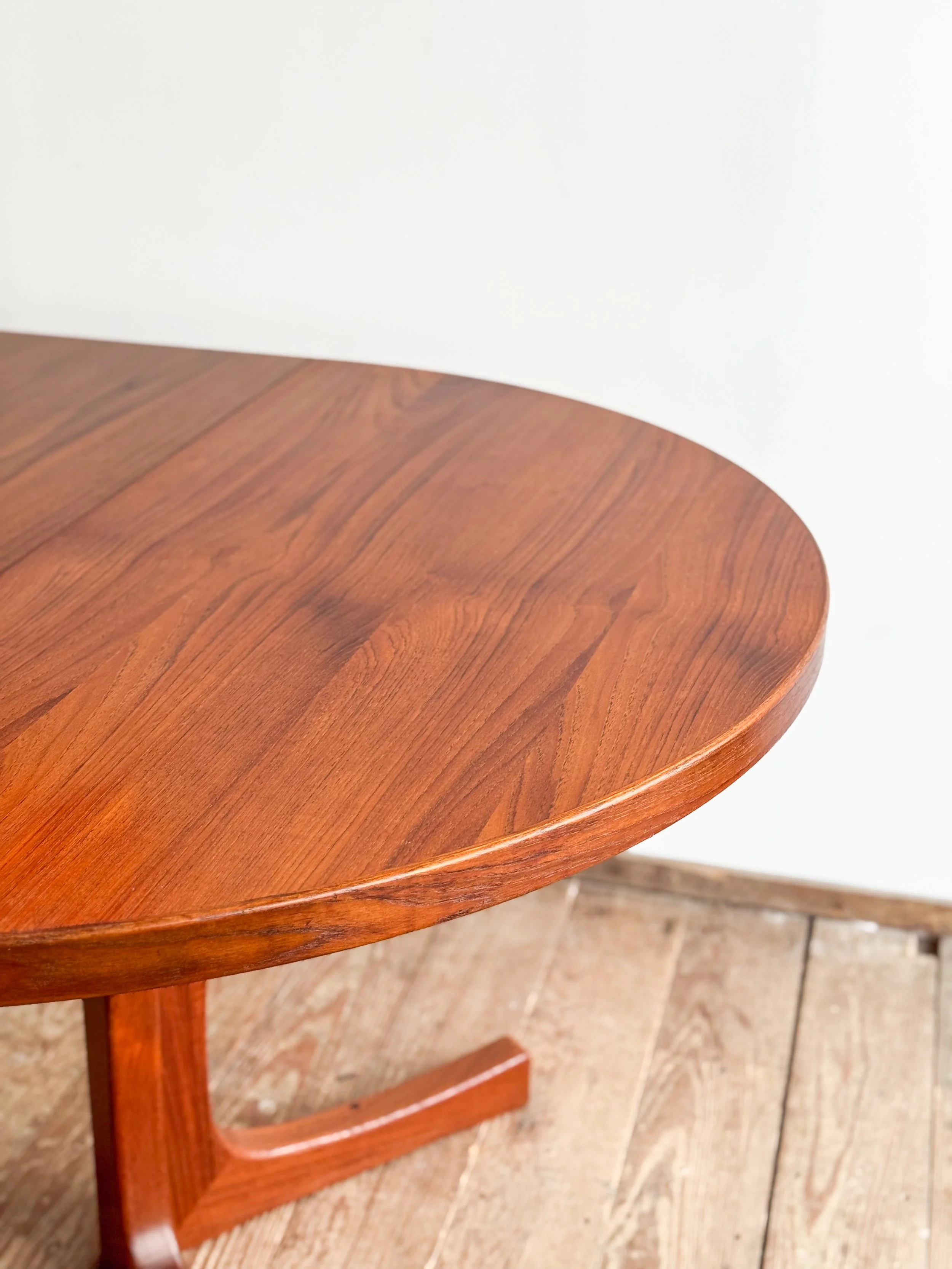 round-table-massive-teak-wood-mid-century-modern-furniture-mucmodern-17.jpg