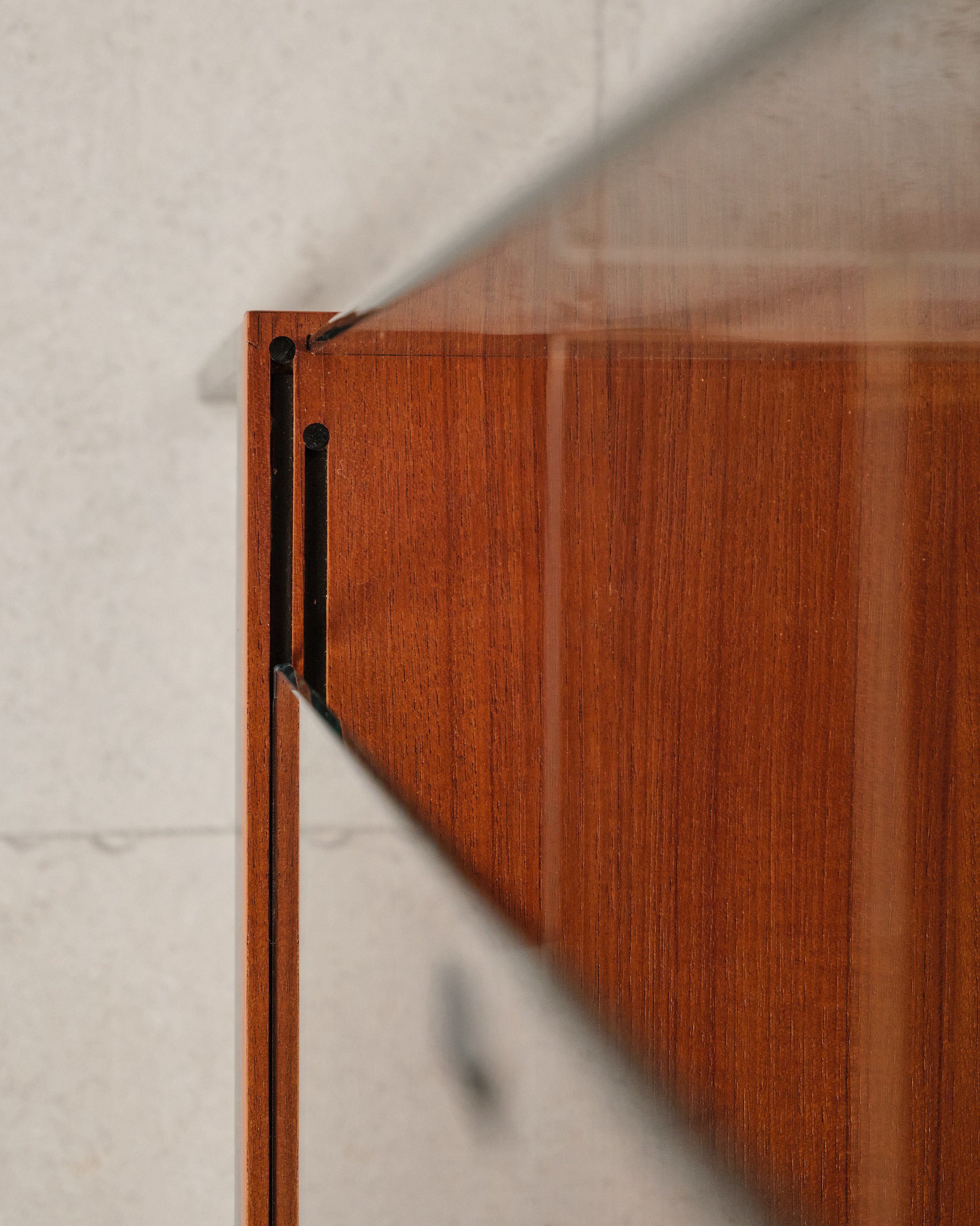 behr-dieter-waeckerlin-vitrine-glas-display-showcase-mid-century-modern-furniture-mucmodern-15.jpg
