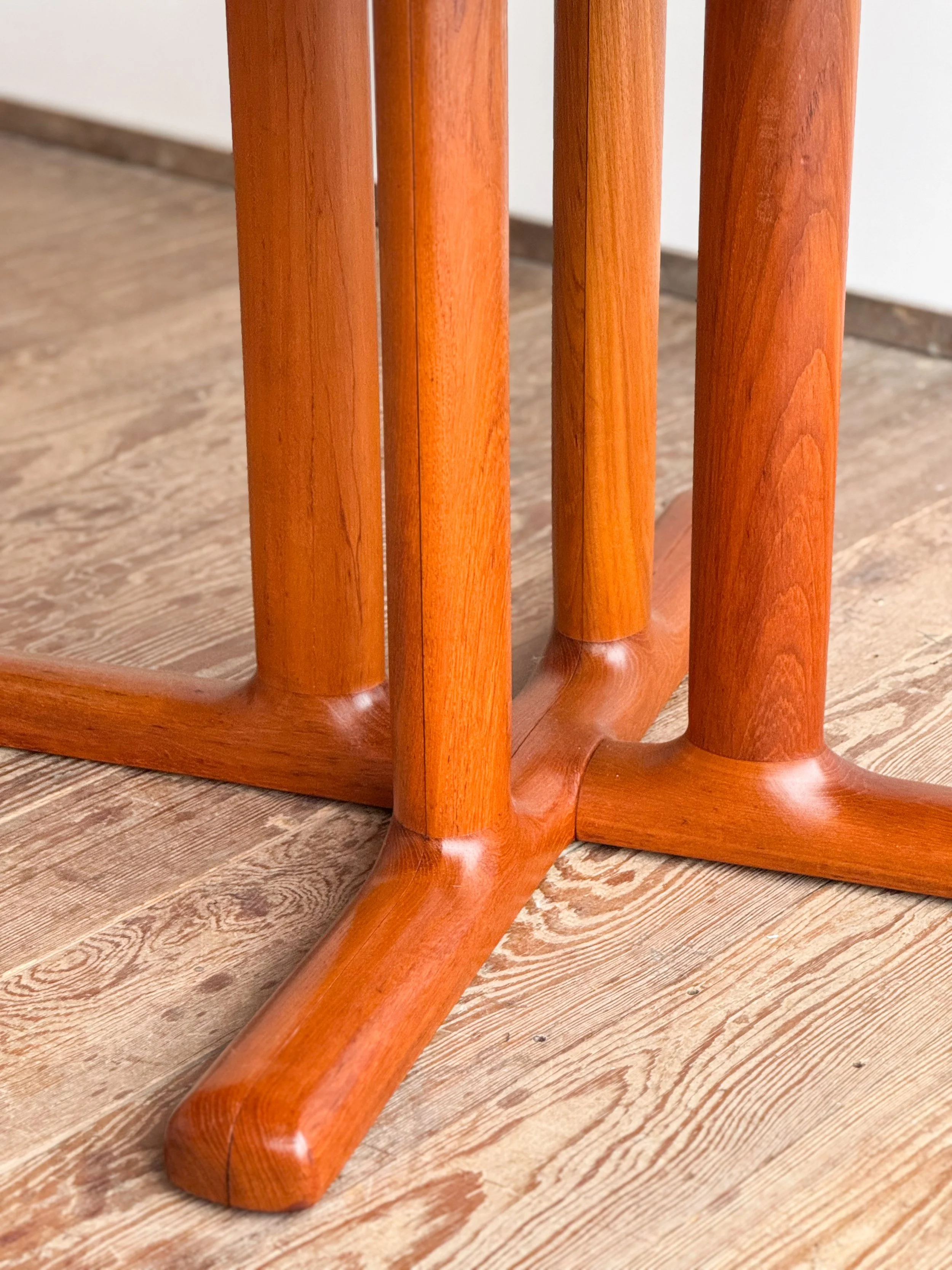 dyrlund-esstisch-rund-ausziehbar-teak-mid-century-modern-furniture-mucmodern-14.jpg