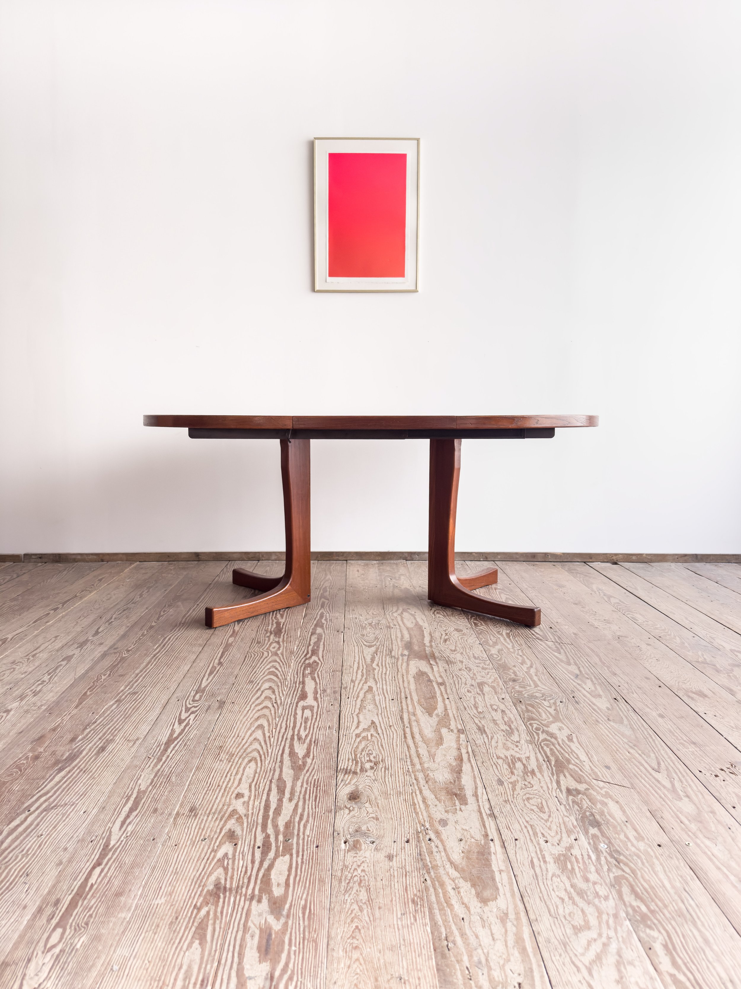 round-table-massive-teak-wood-mid-century-modern-furniture-mucmodern-2.jpg