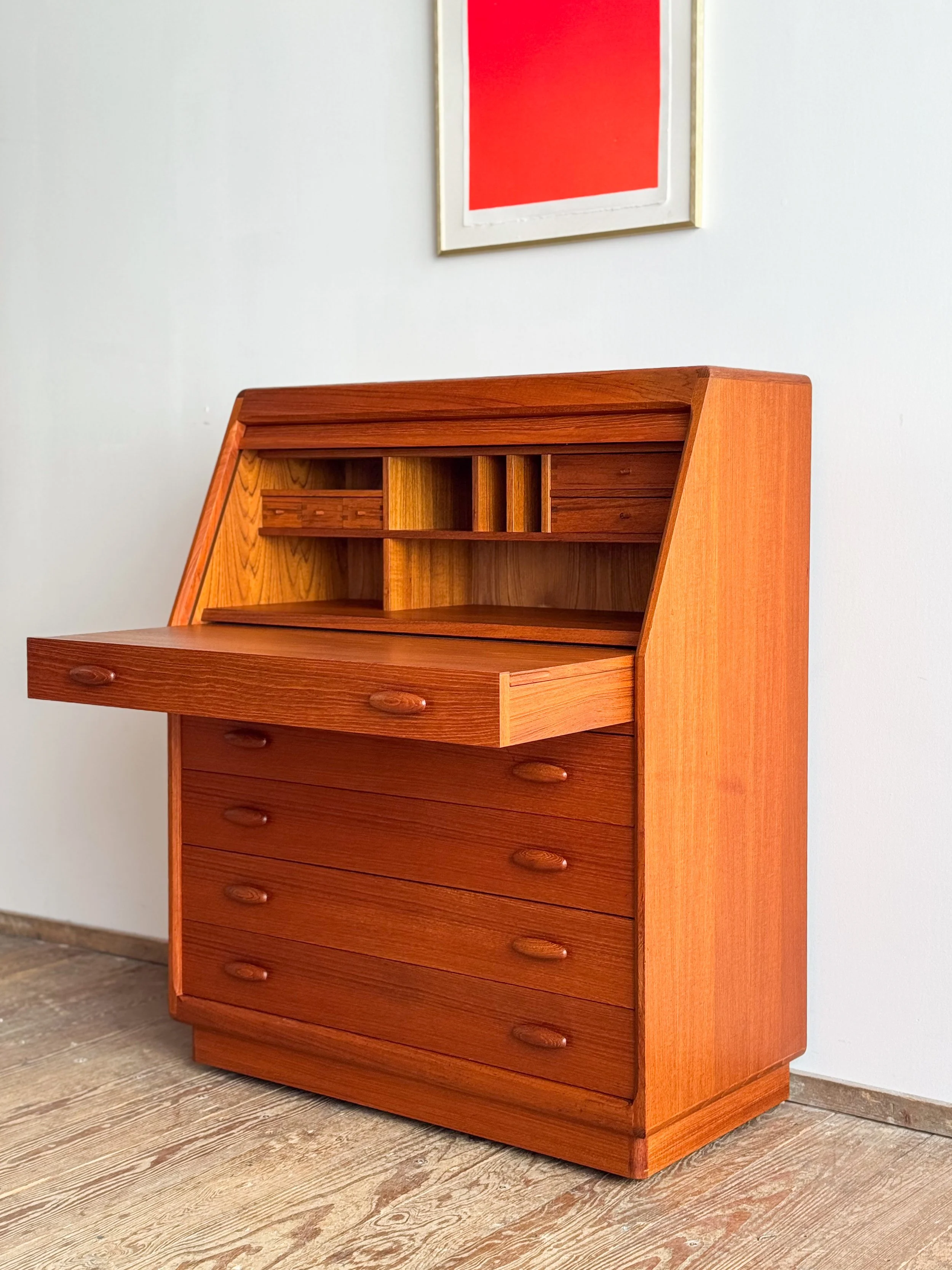 dyrlund-sekretär-secretary-desk-teak-mid-century-modern-furniture-mucmodern-6.jpg