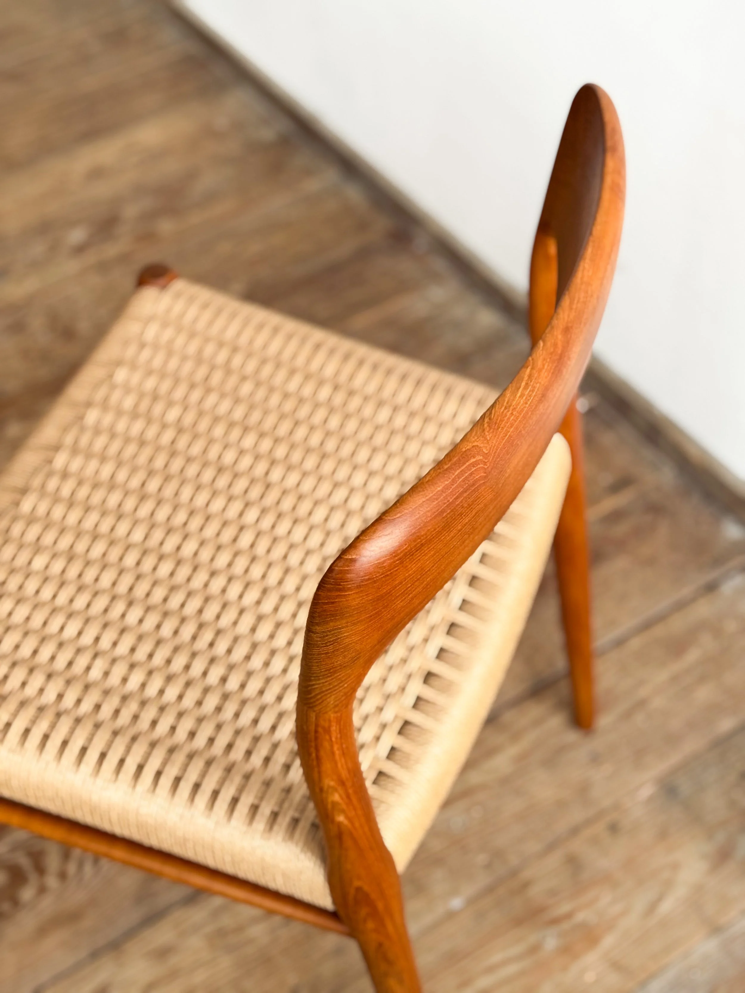 niels-moller-chairs-75-mid-century-modern-furniture-mucmodern-10.jpg