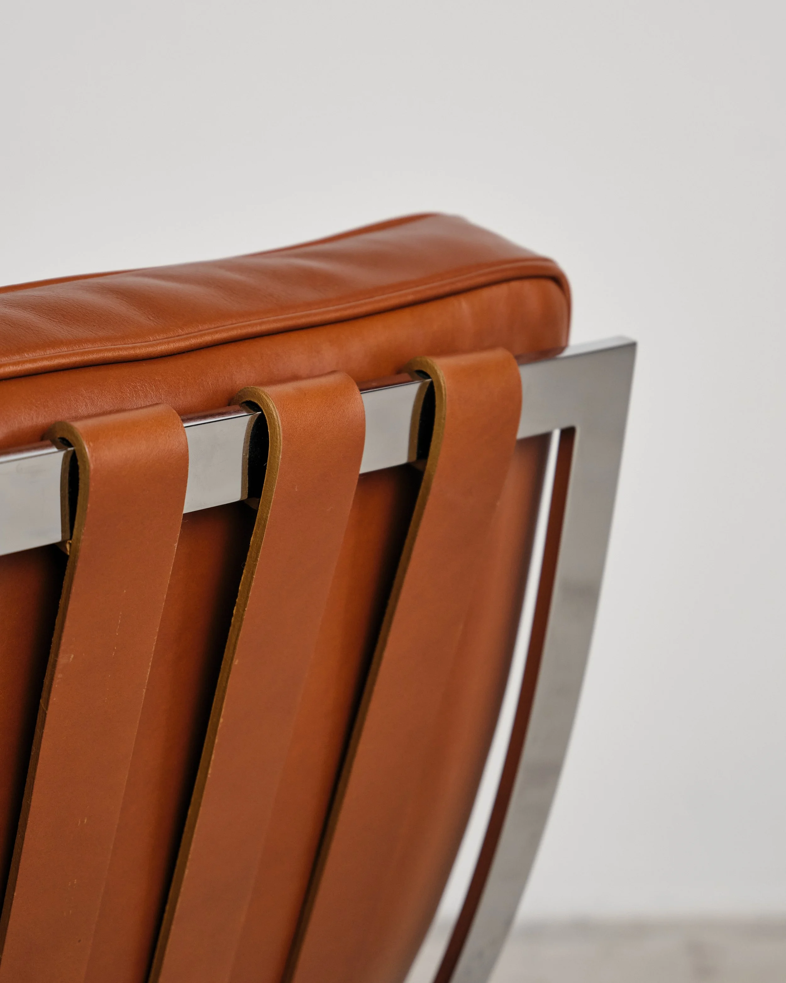 barcelona-chair-lounge-mies-van-der-rohe-knoll-international-bauhaus-mucmodern-35.jpg