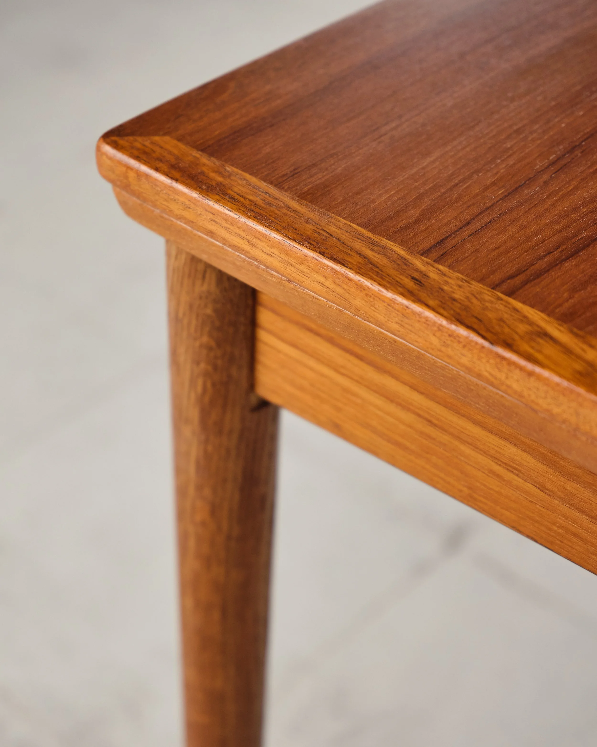 Tisch-table-poul-hundevad-mid-century-modern-furniture-mucmodern-13.jpg