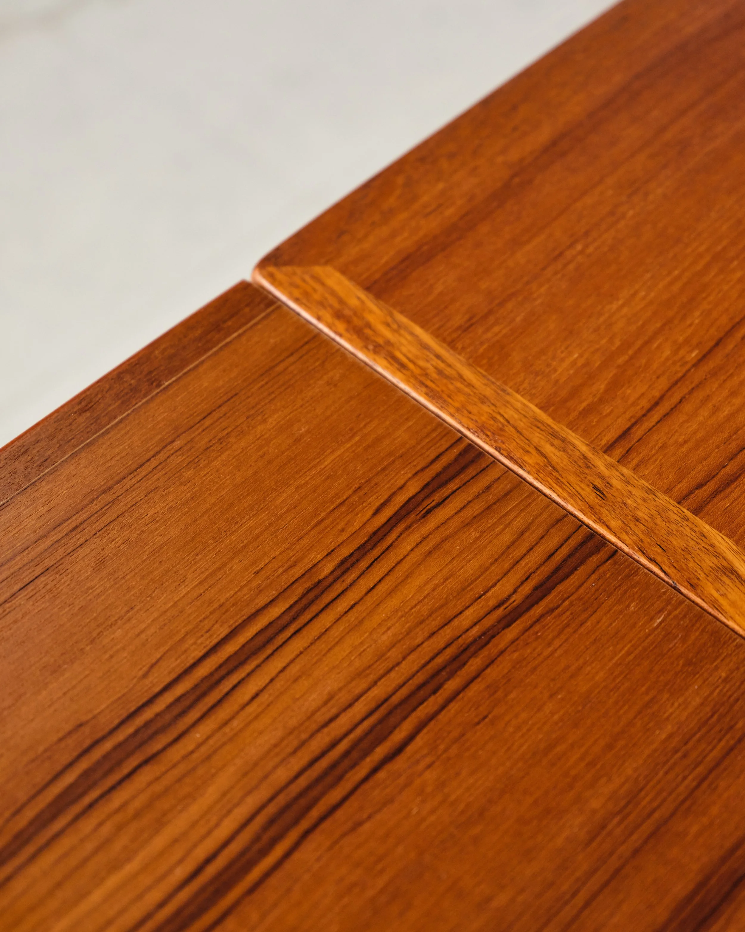 Tisch-table-poul-hundevad-mid-century-modern-furniture-mucmodern-9.jpg