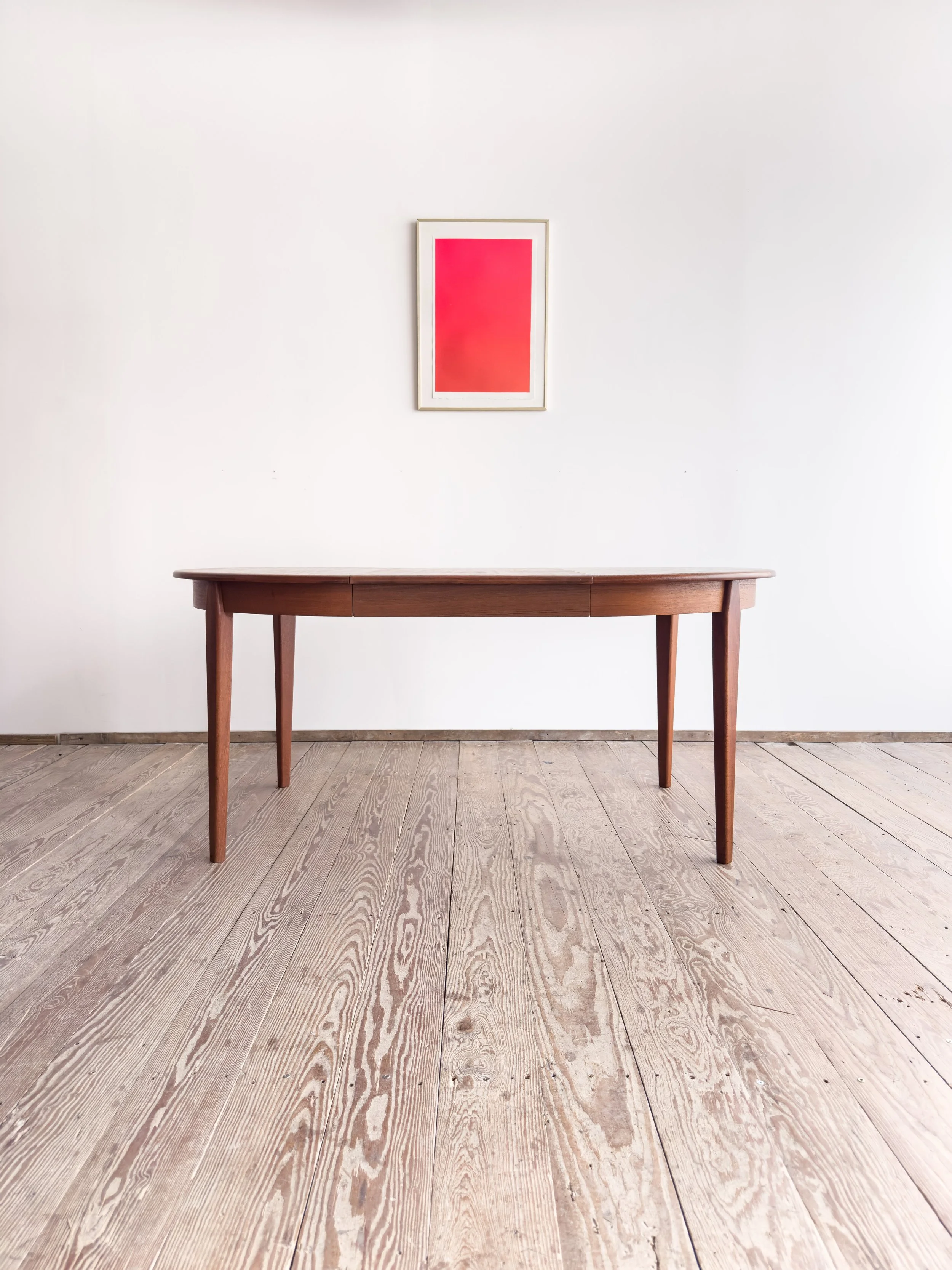 Erweiterbarer-runder-Esstisch-table-mid-century-modern-furniture-mucmodern-3.jpg