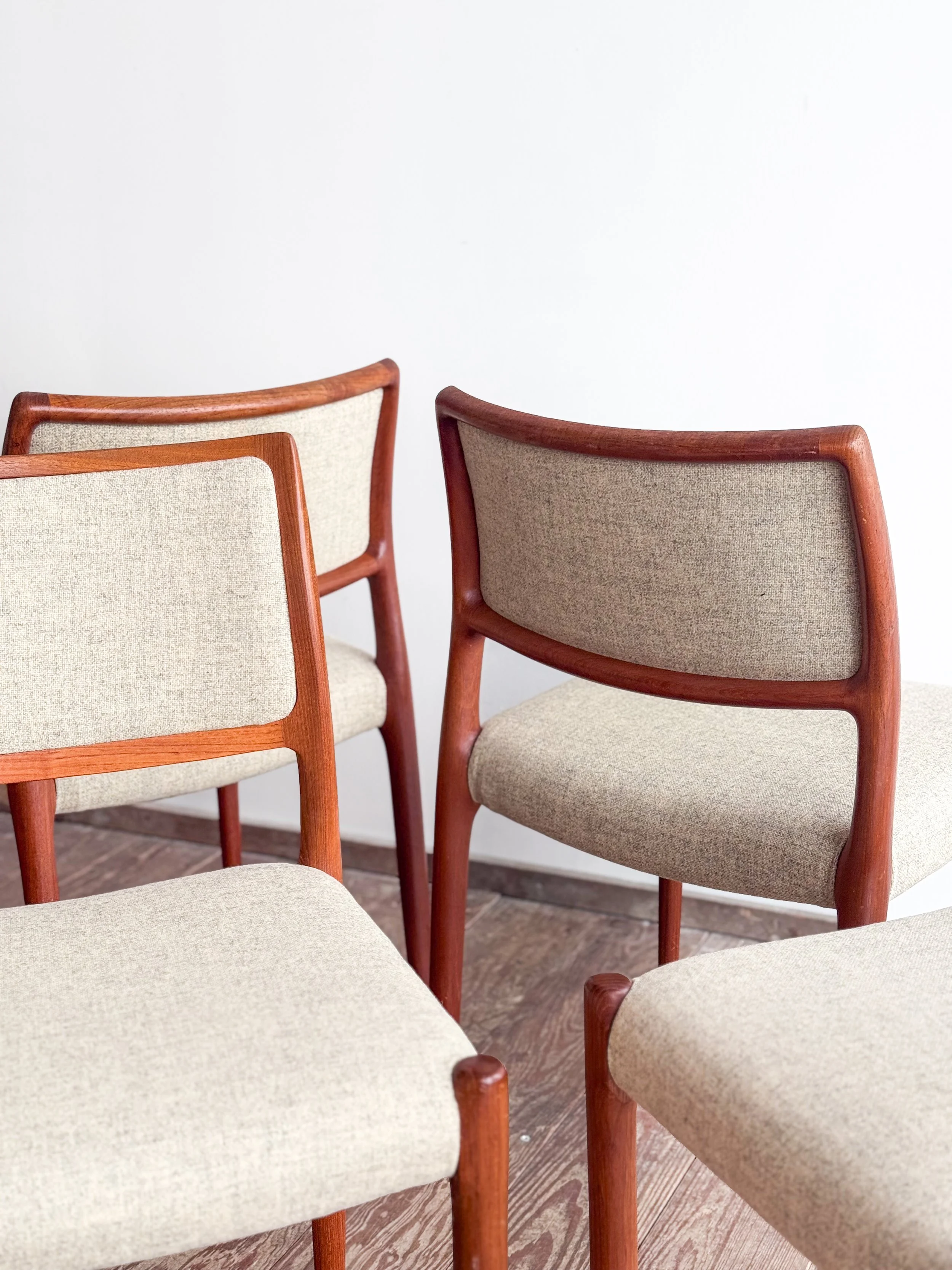 niels-moller-chairs-80-mid-century-modern-furniture-mucmodern-6.jpg
