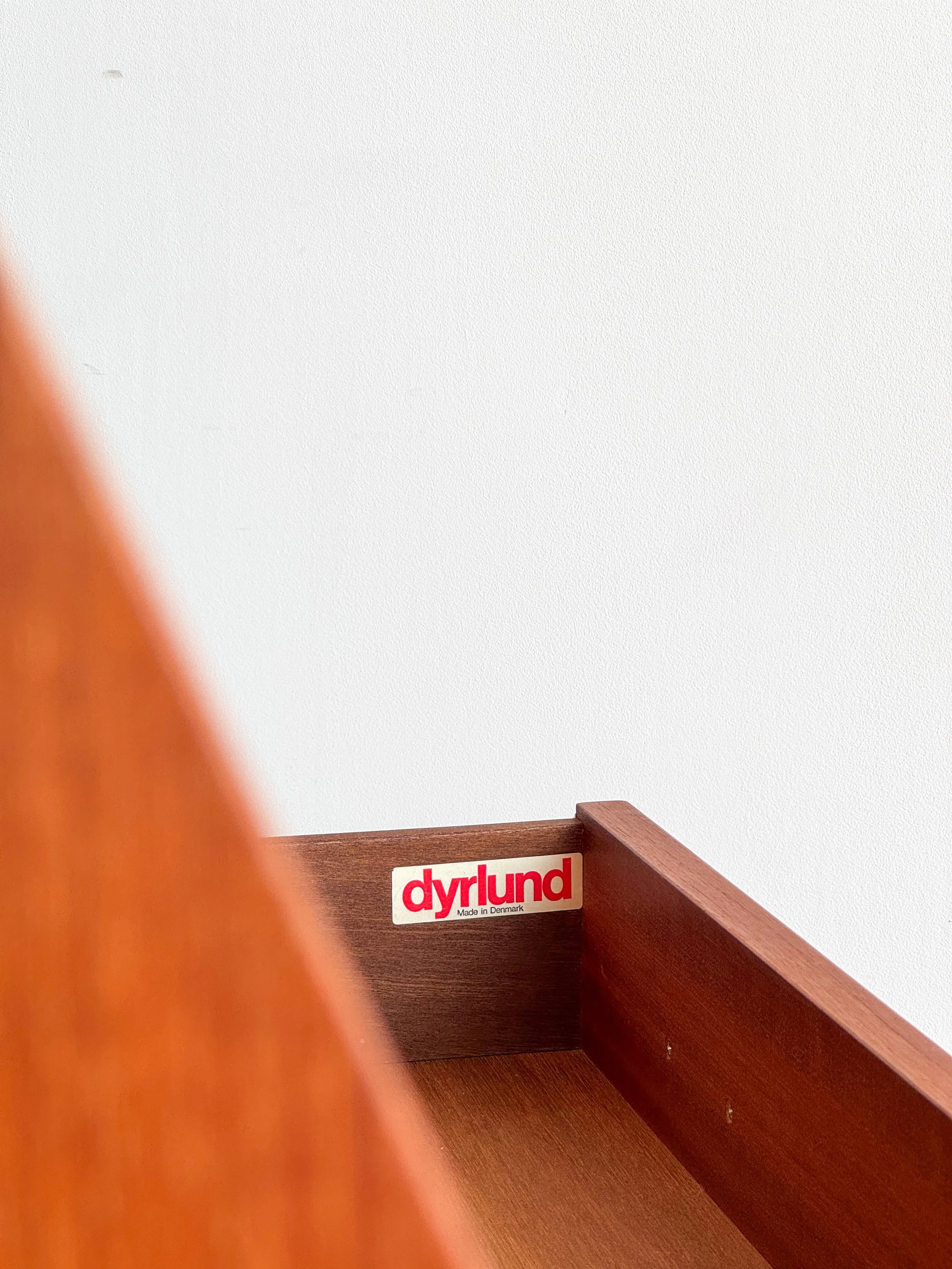 dyrlund-sekretär-secretary-desk-teak-mid-century-modern-furniture-mucmodern-19.jpg
