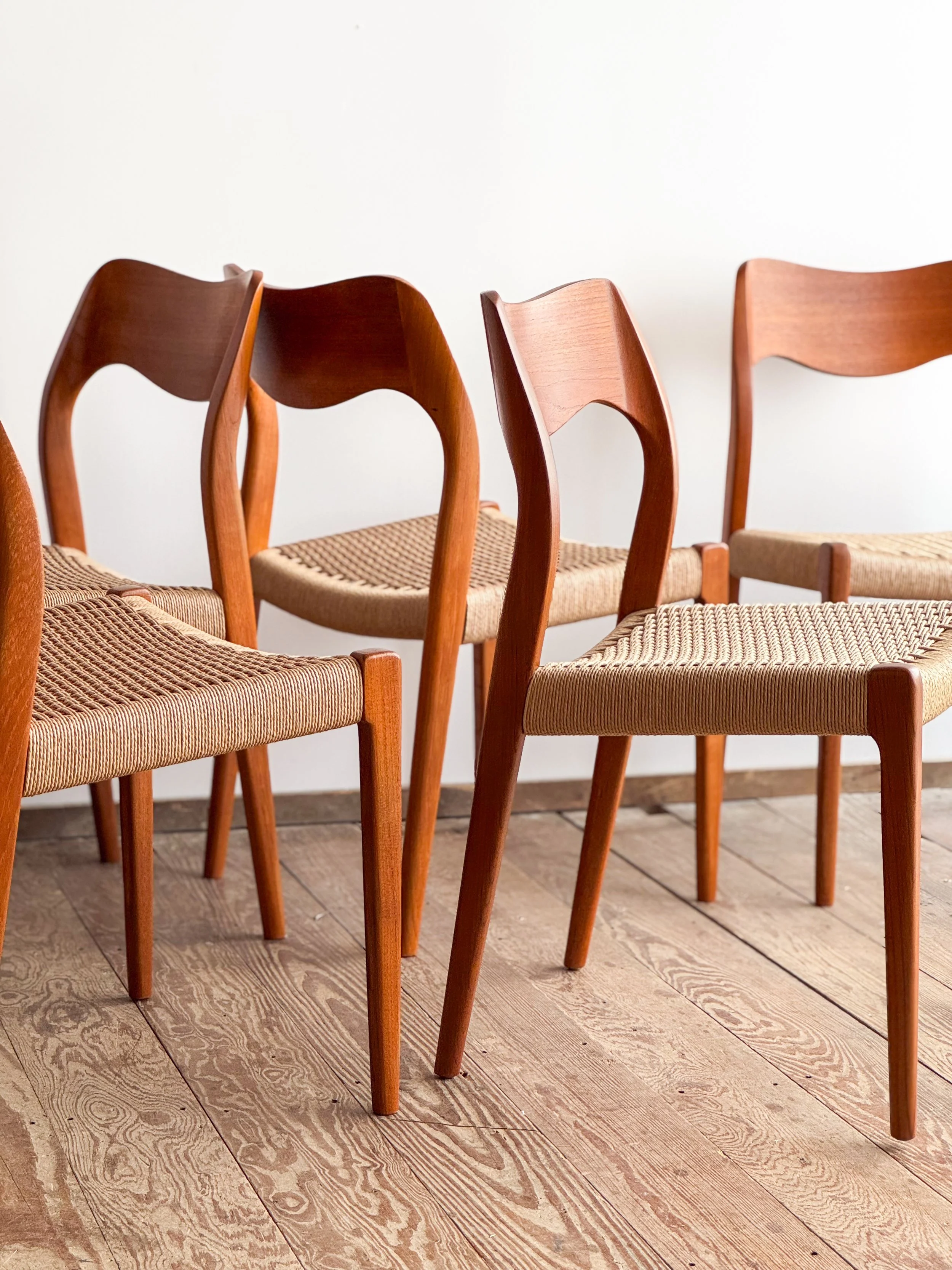 niels-moller-chairs-71-mid-century-modern-furniture-mucmodern-19.jpg