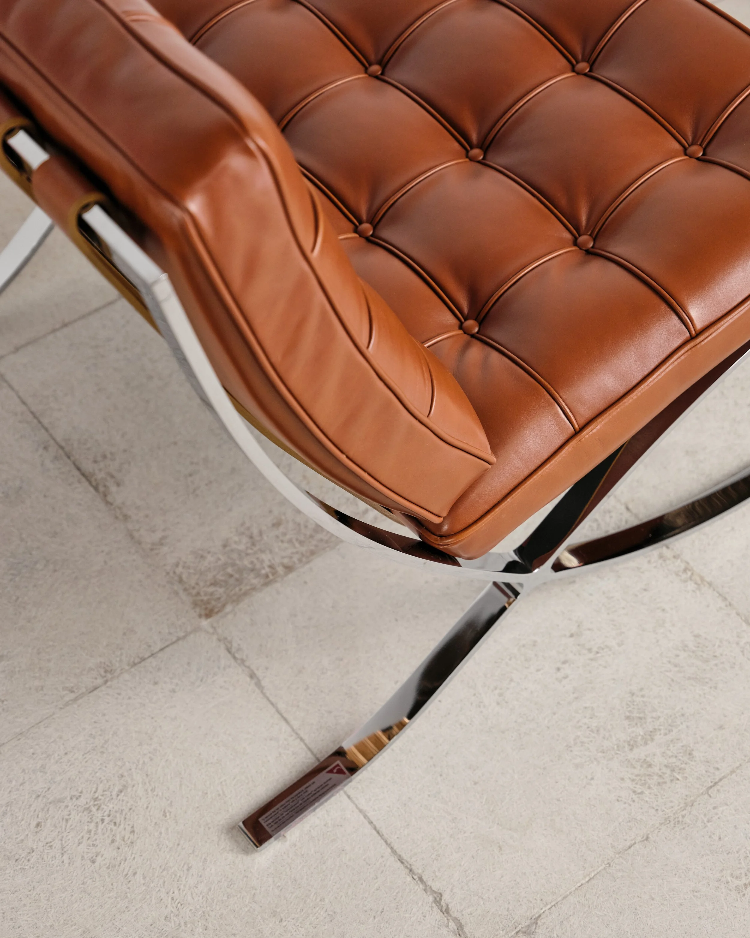 barcelona-chair-lounge-mies-van-der-rohe-knoll-international-bauhaus-mucmodern-41.jpg