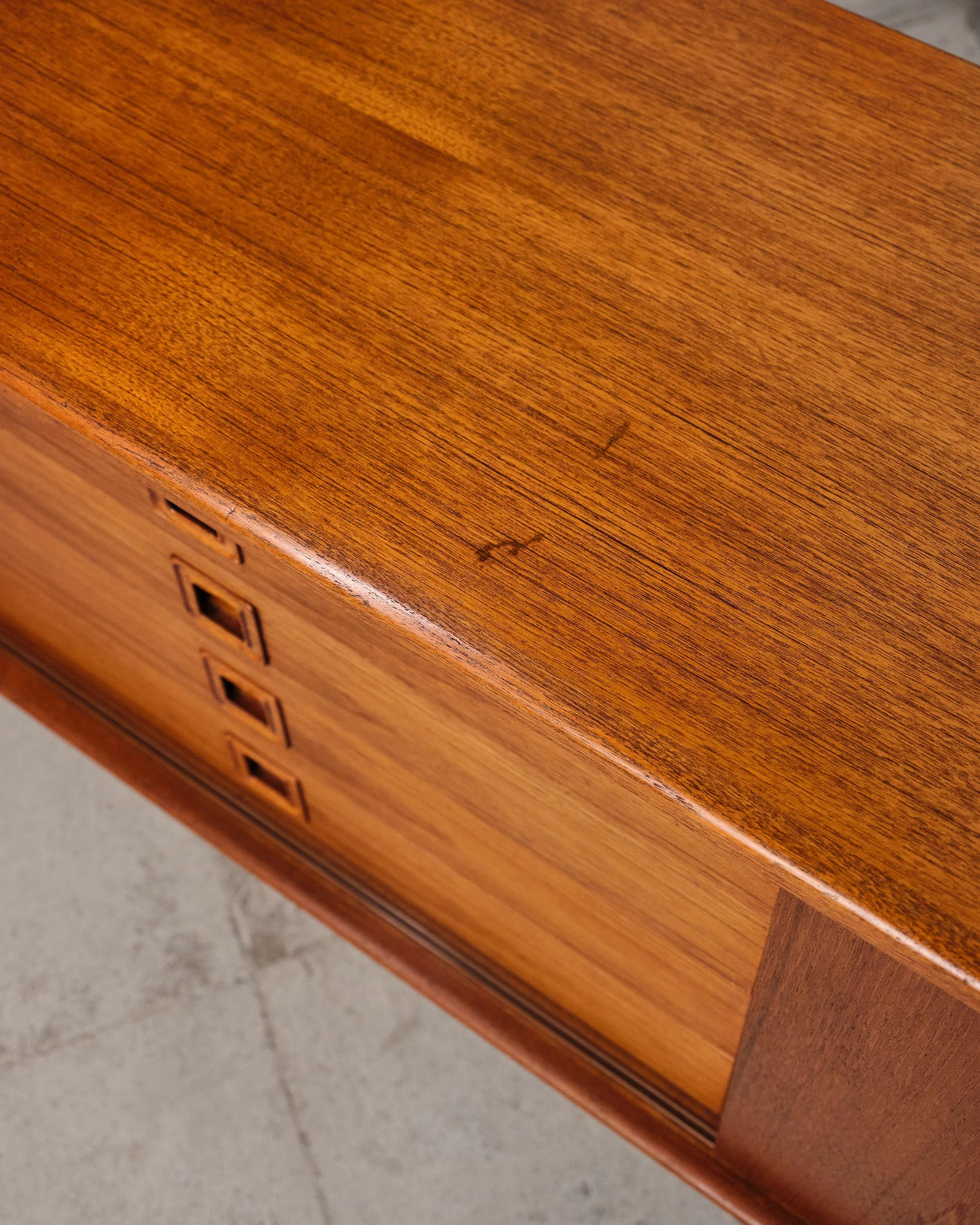 henry-w-klein-credenza-bramin-sideboard-teak-anrichte-mid-century-modern-furniture-mucmodern-35.jpg