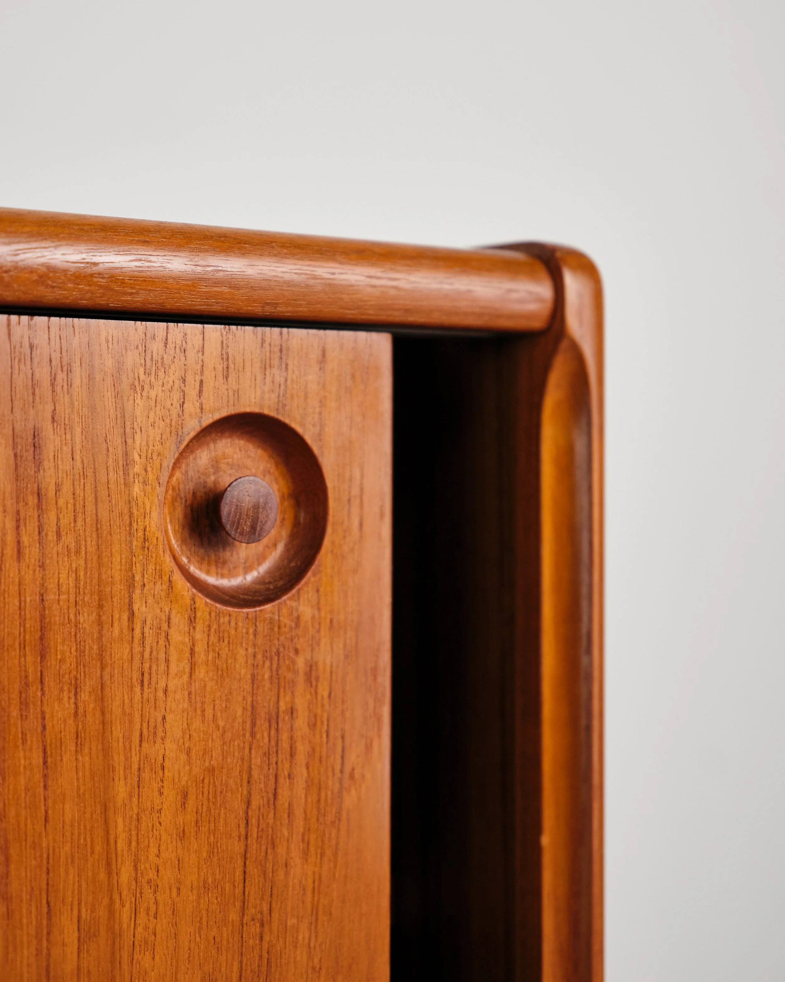 henry-w-klein-credenza-bramin-sideboard-teak-anrichte-mid-century-modern-furniture-mucmodern-13.jpg