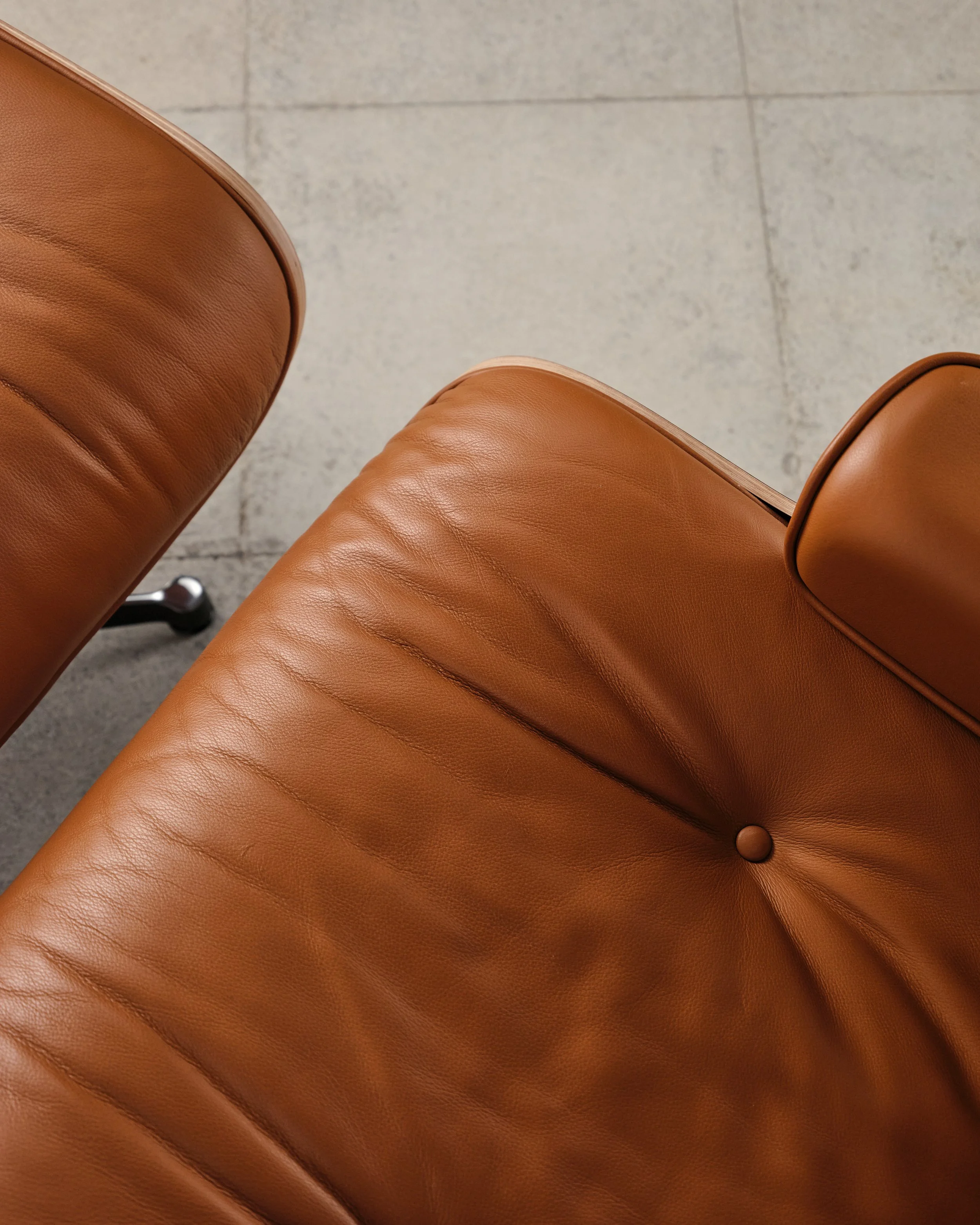eames-lounge-chair-ottoman-rosewood-palisander-vitra-mid-century-modern-furniture-mucmodern-16.jpg