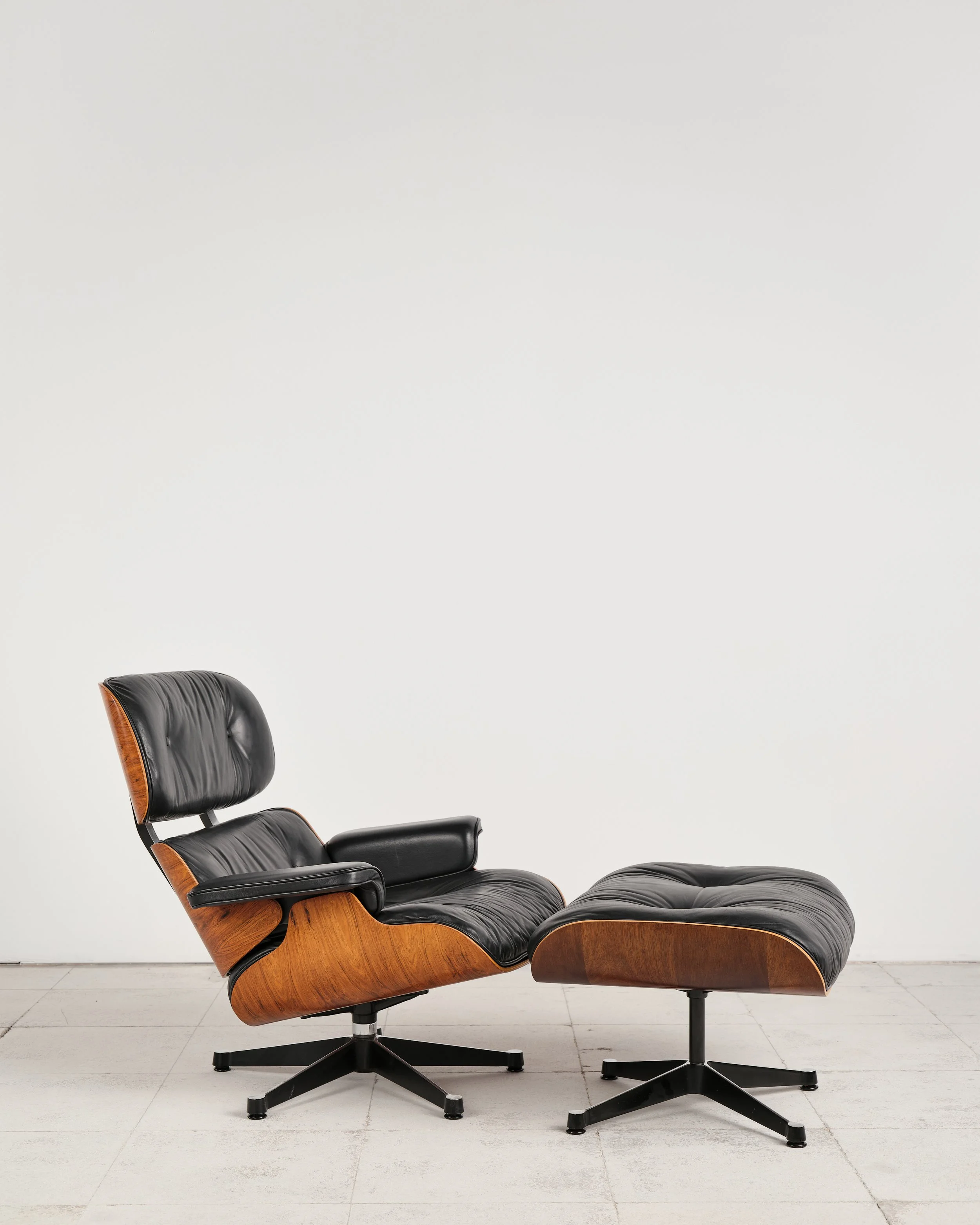 eames-lounge-chair-rosewood-palisander-vitra-herman-miller-mid-century-modern-furniture-mucmodern-10.jpg