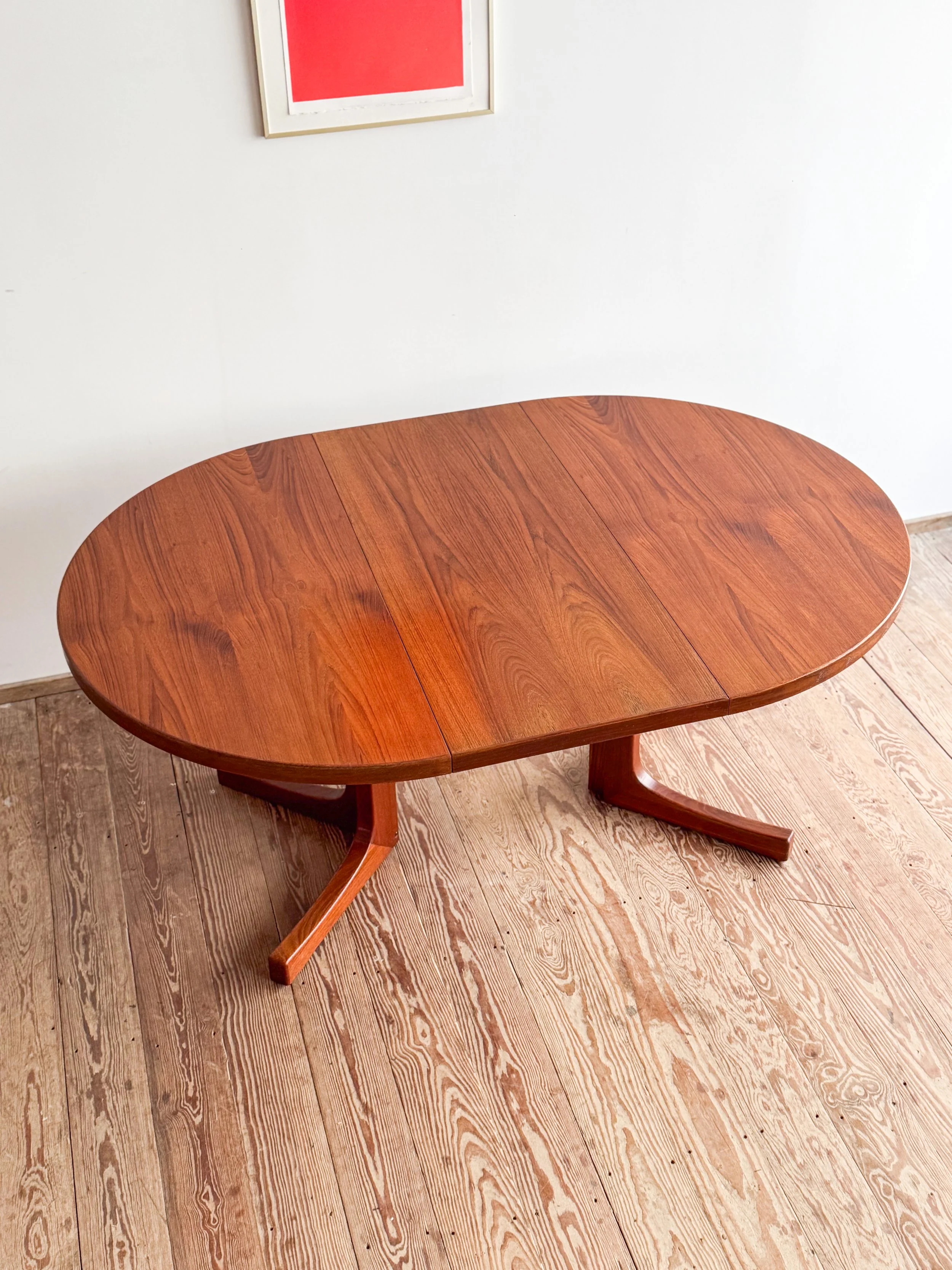 round-table-massive-teak-wood-mid-century-modern-furniture-mucmodern-9.jpg