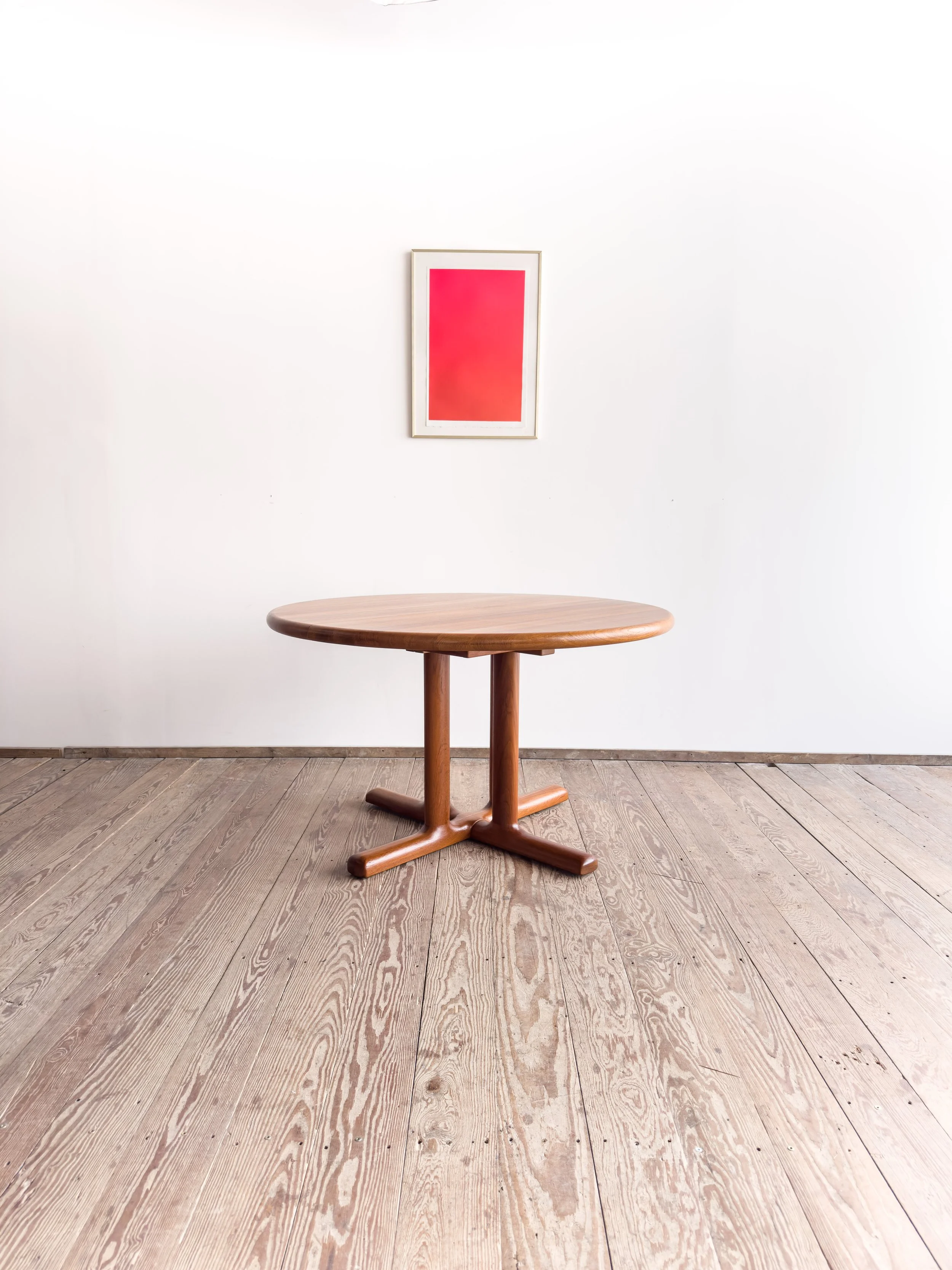 dyrlund-esstisch-rund-ausziehbar-teak-mid-century-modern-furniture-mucmodern-1.jpg