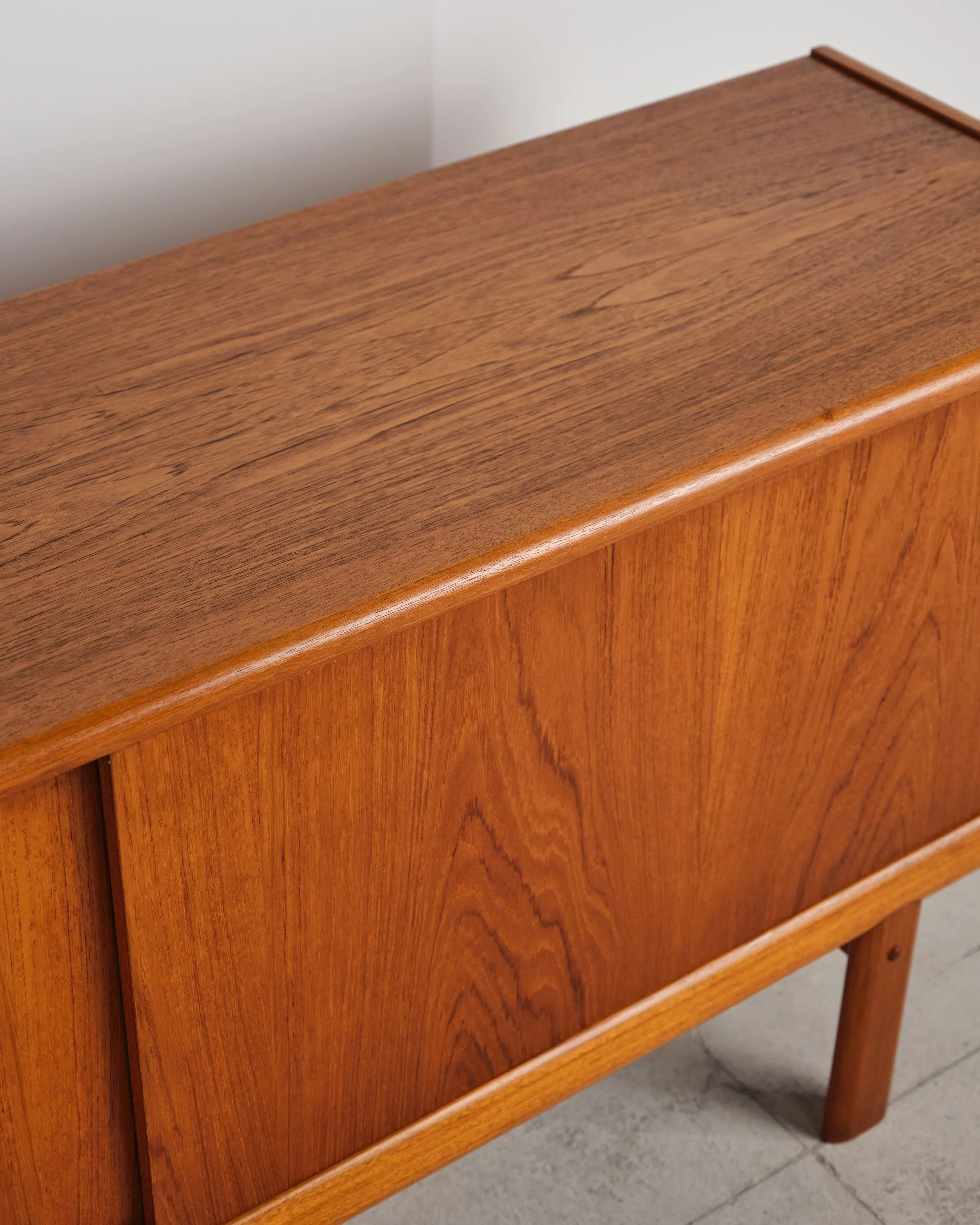 henry-w-klein-credenza-bramin-sideboard-teak-anrichte-mid-century-modern-furniture-mucmodern-19.jpg