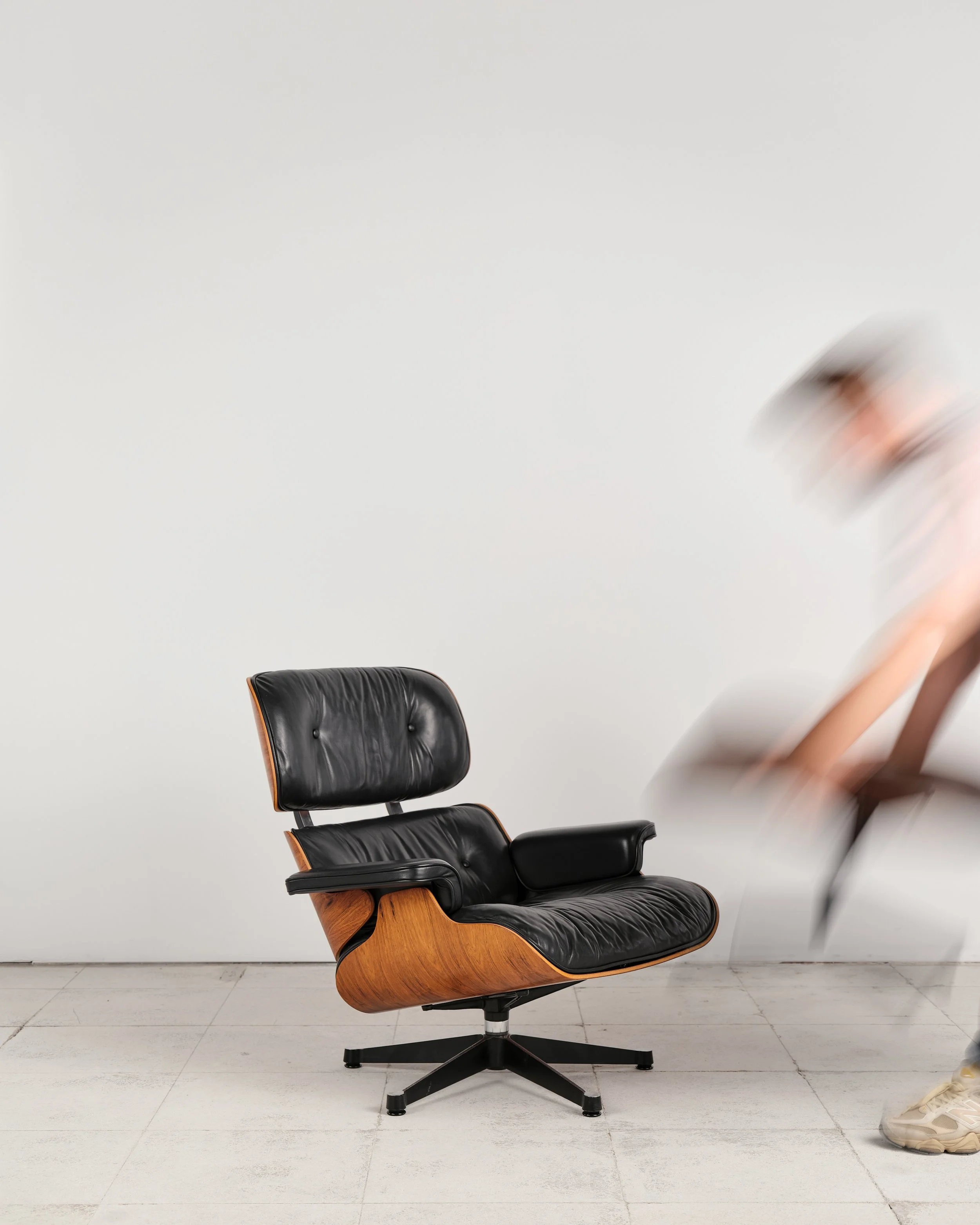 eames-lounge-chair-rosewood-palisander-vitra-herman-miller-mid-century-modern-furniture-mucmodern-6.jpg