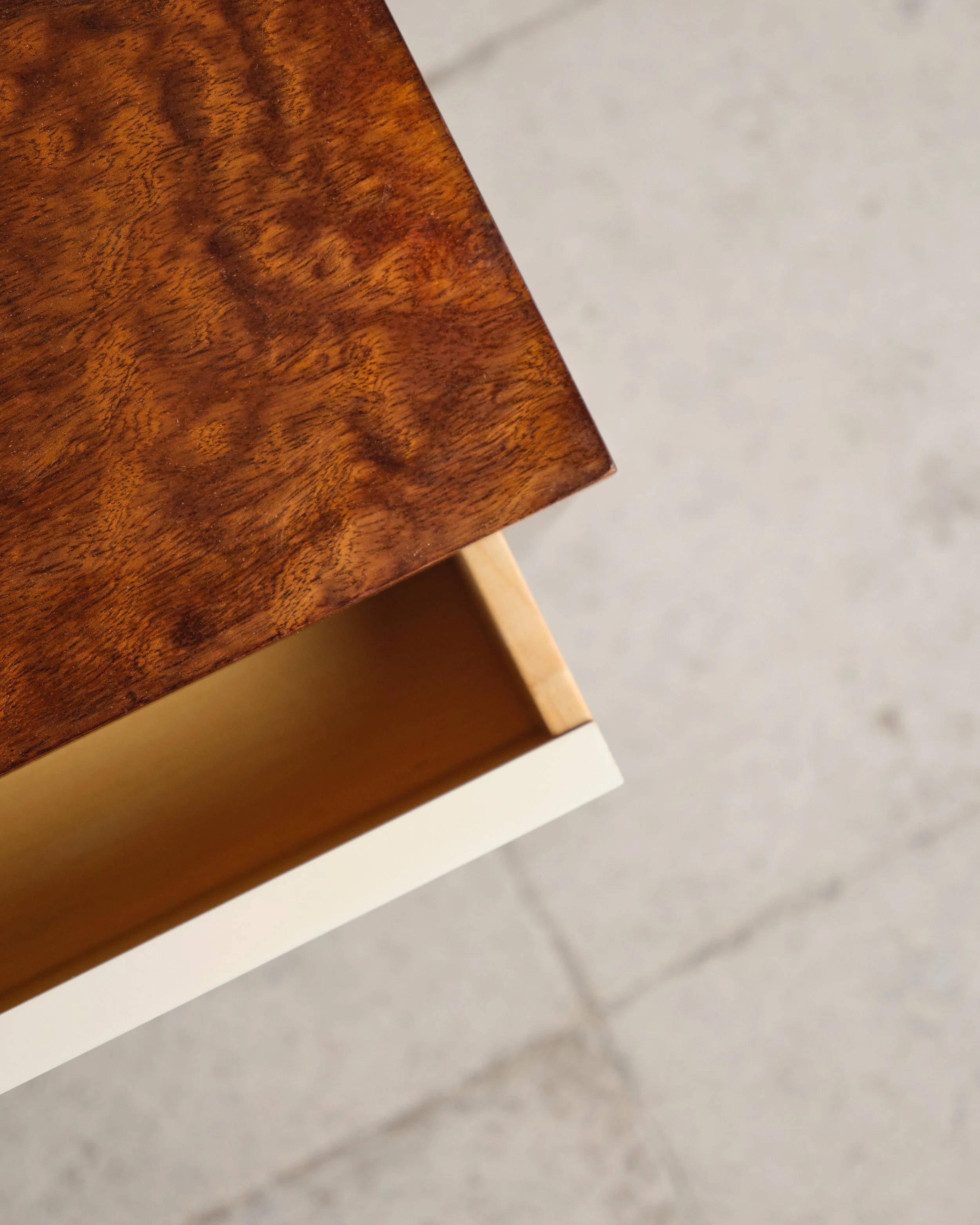 florence-knoll-international-bedside-table-nightstand-mid-century-modern-furniture-mucmodern-15.jpg