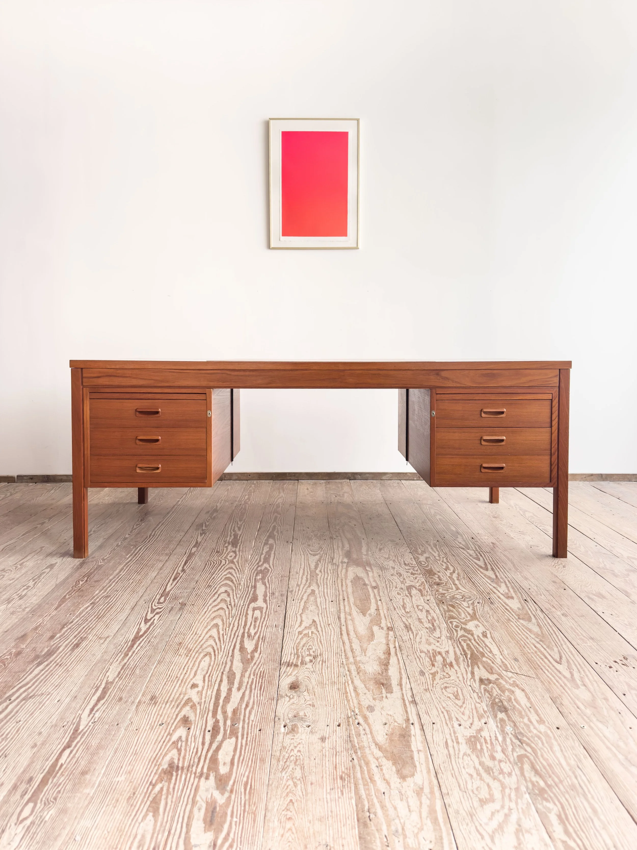 Executive-desk-schreibtisch-teak-mid-century-modern-furniture-mucmodern-1.jpg