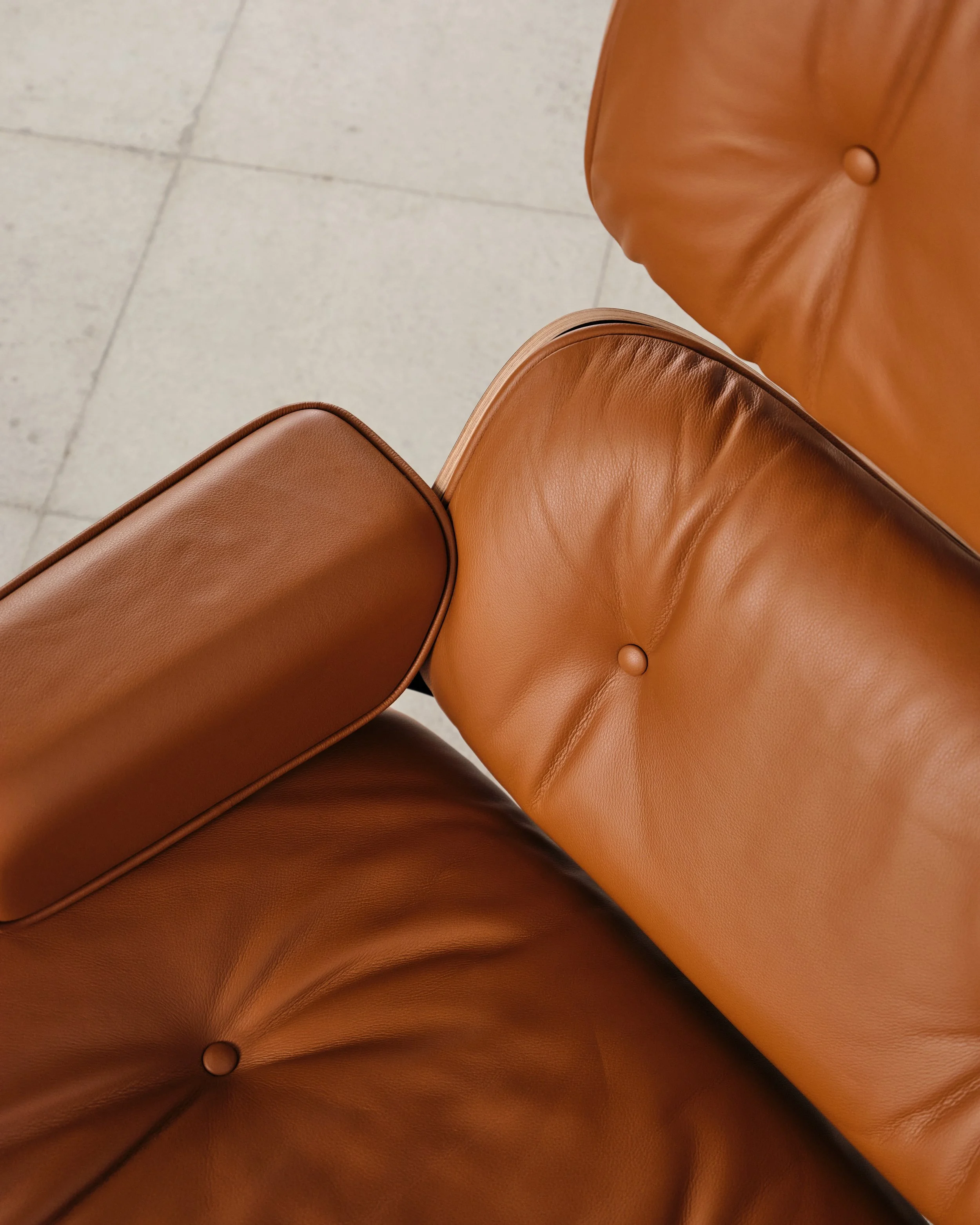eames-lounge-chair-ottoman-rosewood-palisander-vitra-mid-century-modern-furniture-mucmodern-15.jpg