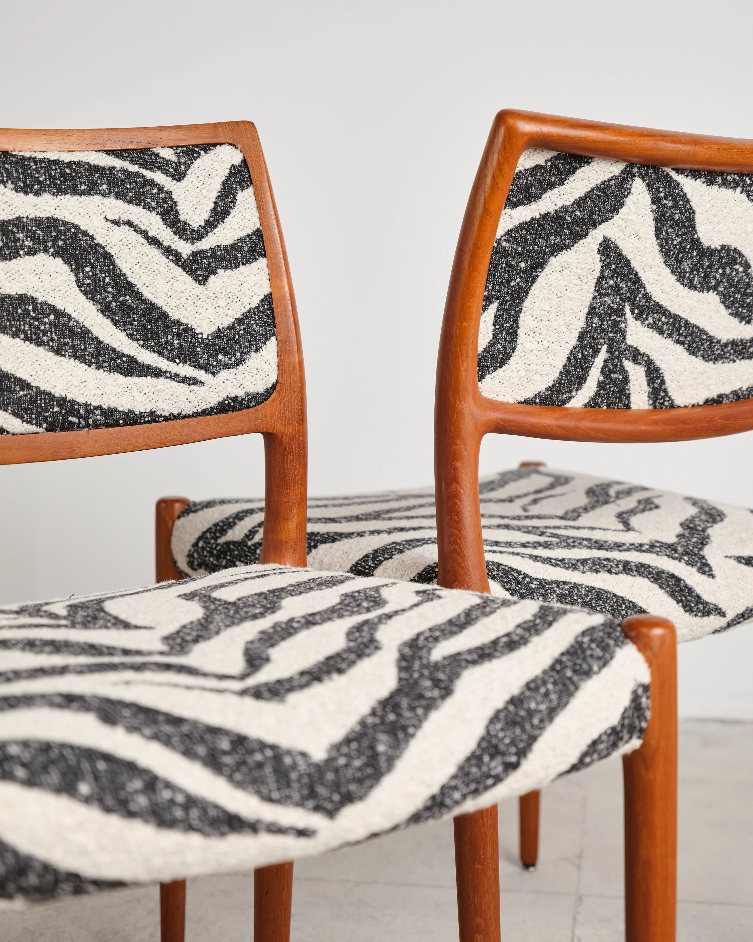 niels-moller-80-teak-chair-stuhl-set-mid-century-modern-furniture-mucmodern-17.jpg