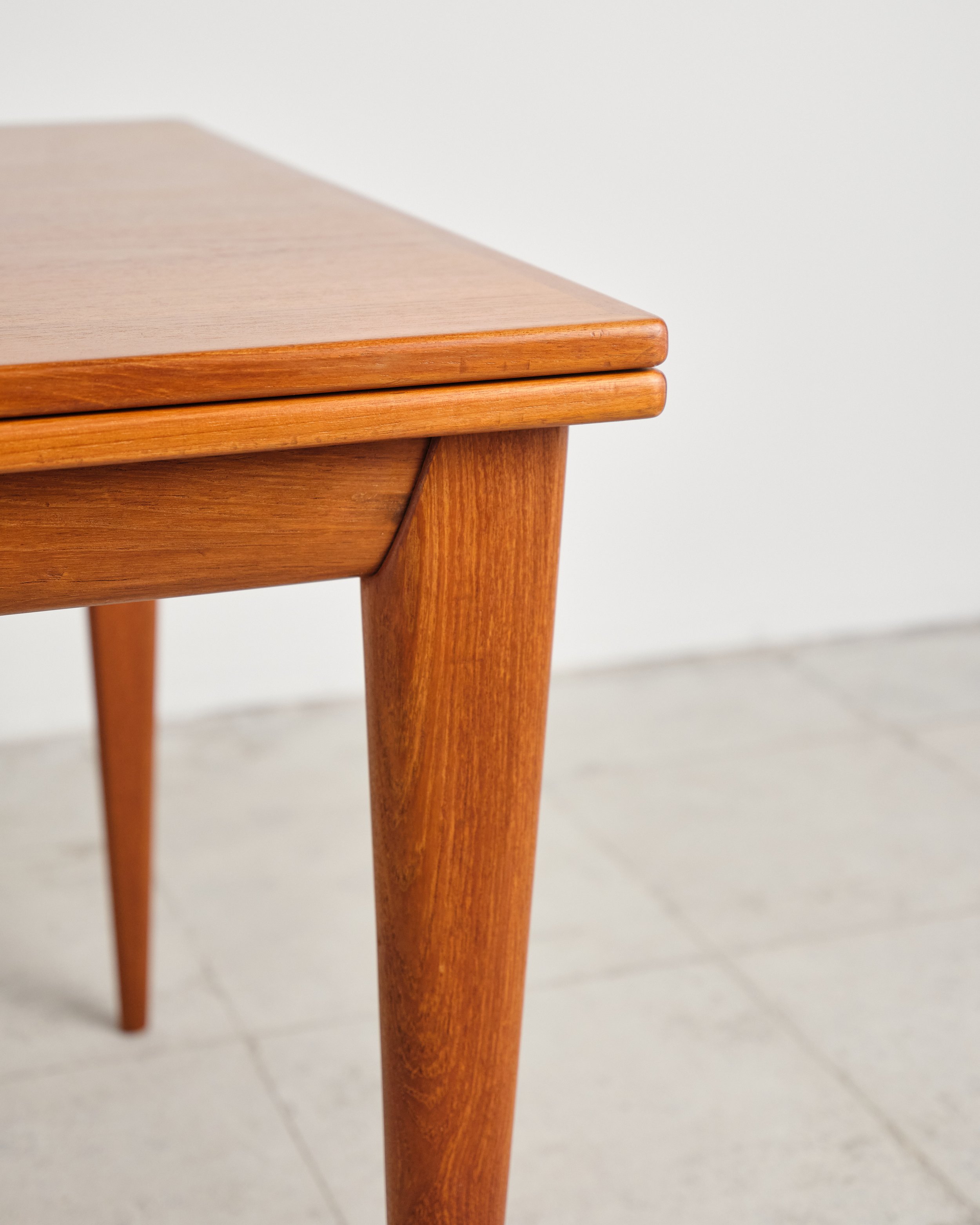 niels-moller-dining-table-teak-esstisch-mid-century-modern-furniture-mucmodern-15.jpg