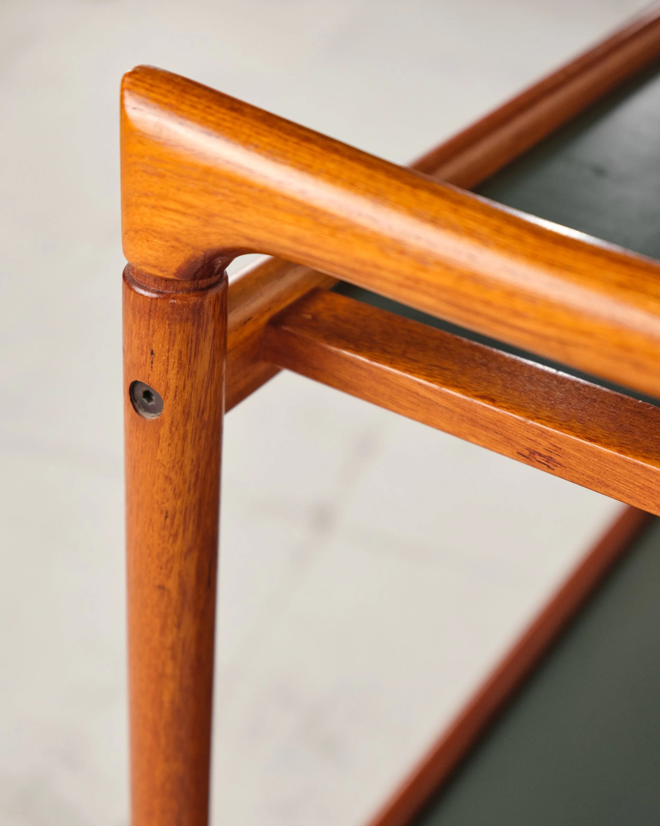 bar-cart-trolley-dyrlund-mid-century-modern-furniture-mucmodern-12.jpg
