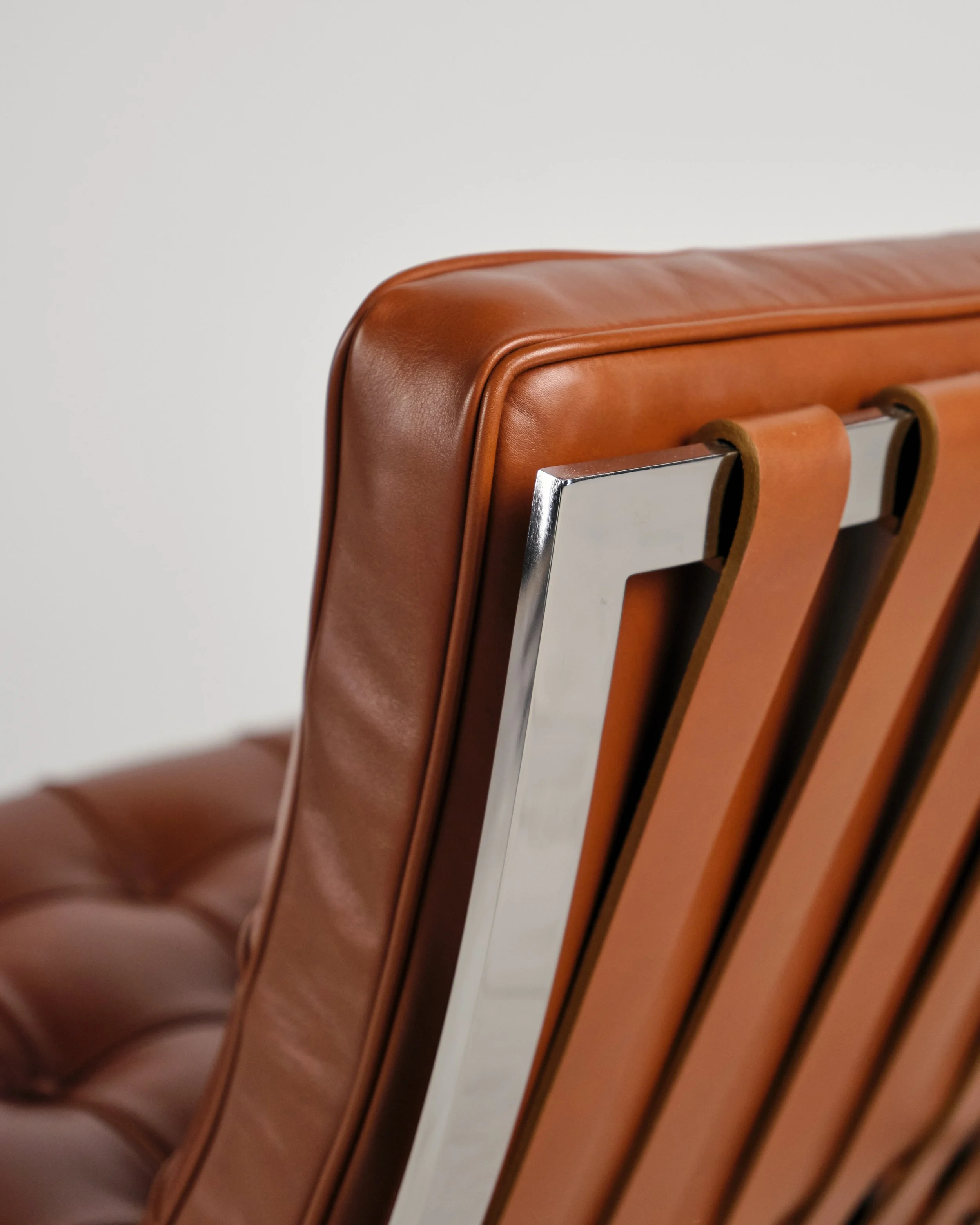 barcelona-chair-lounge-mies-van-der-rohe-knoll-international-bauhaus-mucmodern-36.jpg