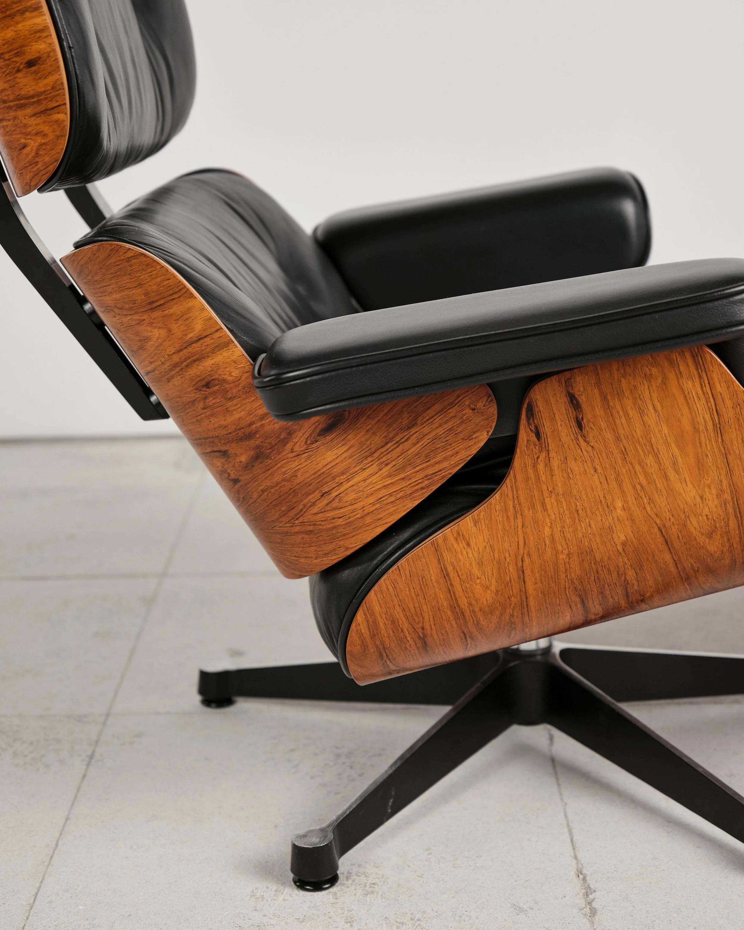 eames-lounge-chair-rosewood-palisander-vitra-herman-miller-mid-century-modern-furniture-mucmodern-19.jpg