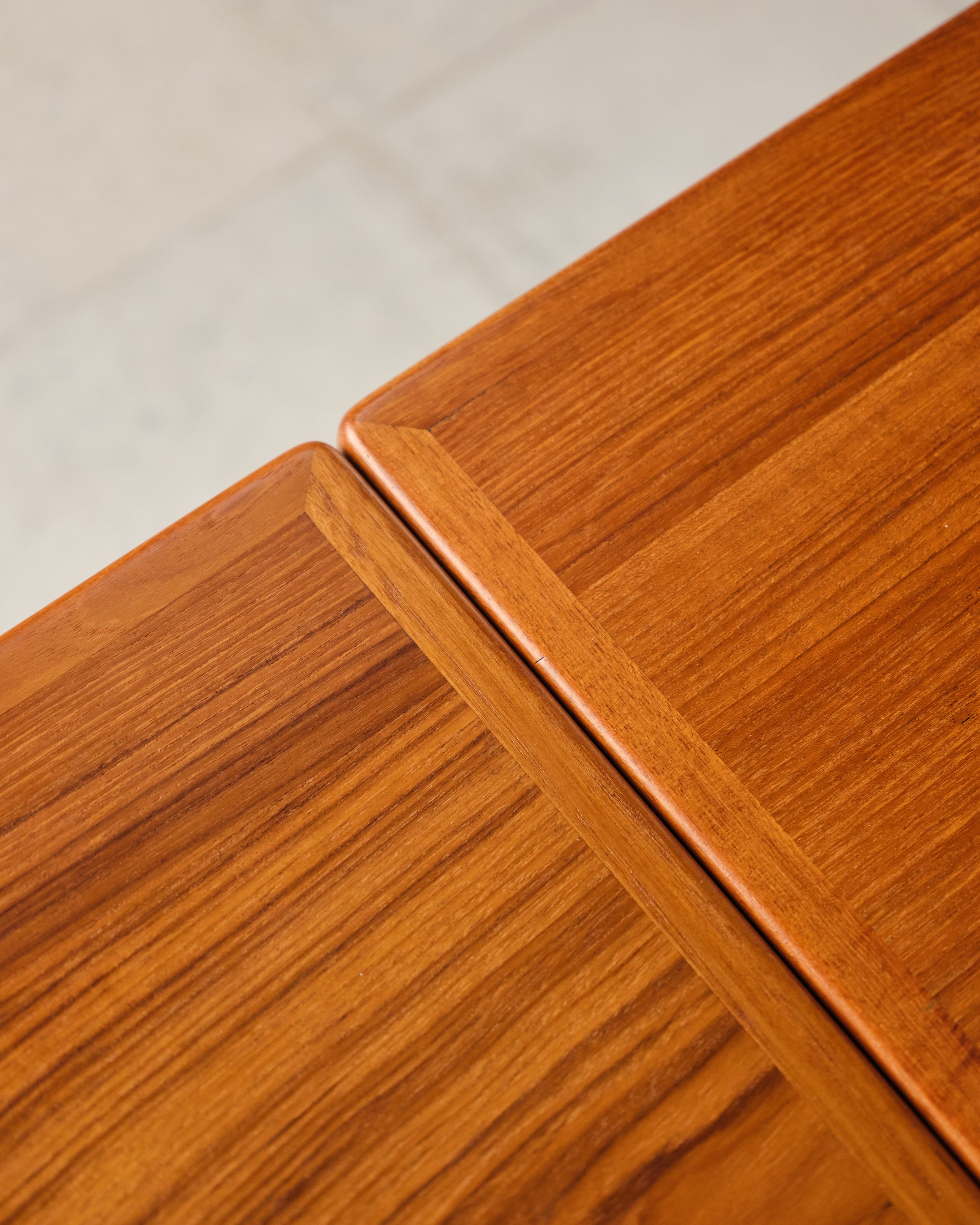 niels-moller-dining-table-teak-esstisch-mid-century-modern-furniture-mucmodern-25.jpg