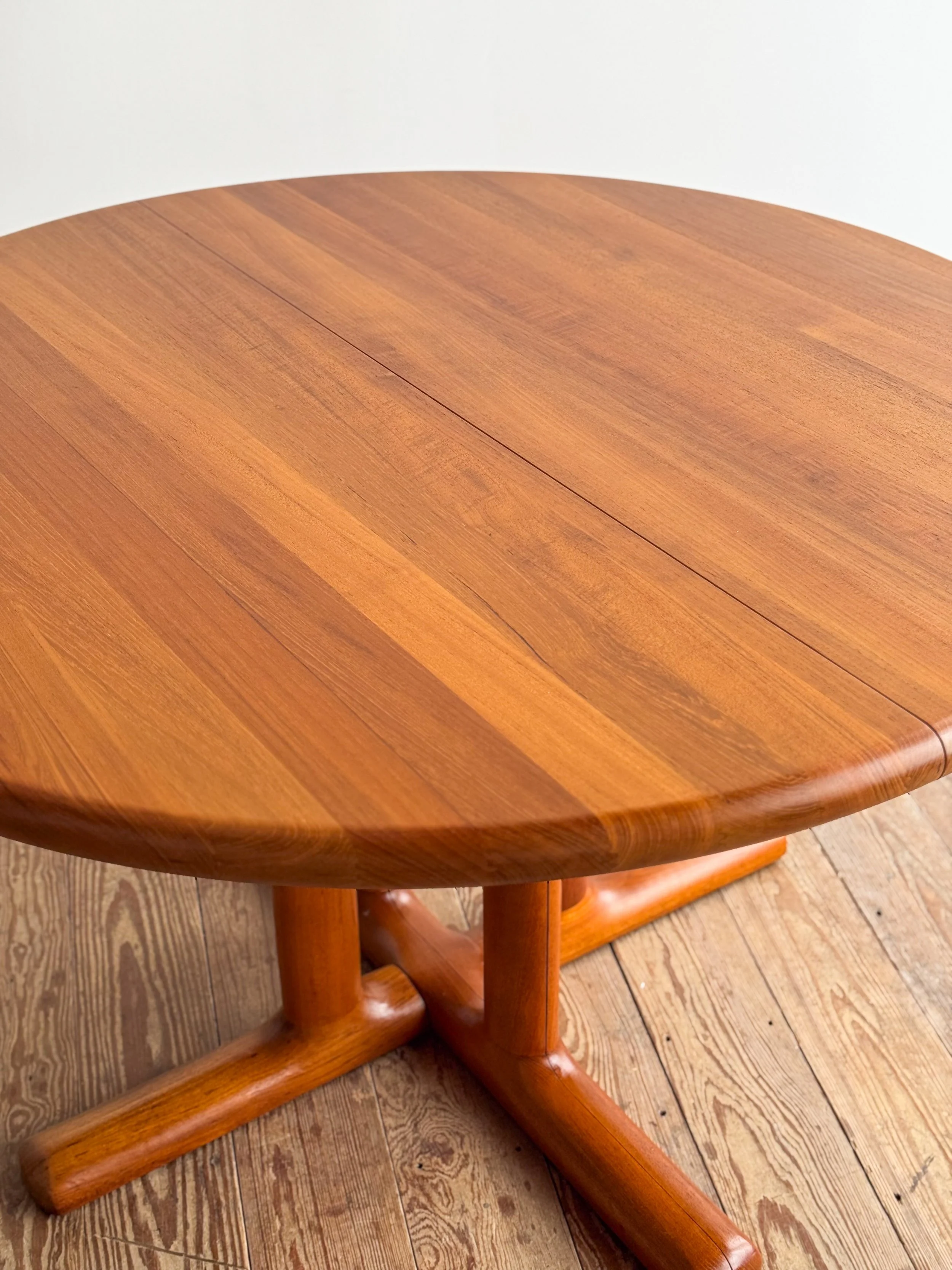 dyrlund-esstisch-rund-ausziehbar-teak-mid-century-modern-furniture-mucmodern-17.jpg