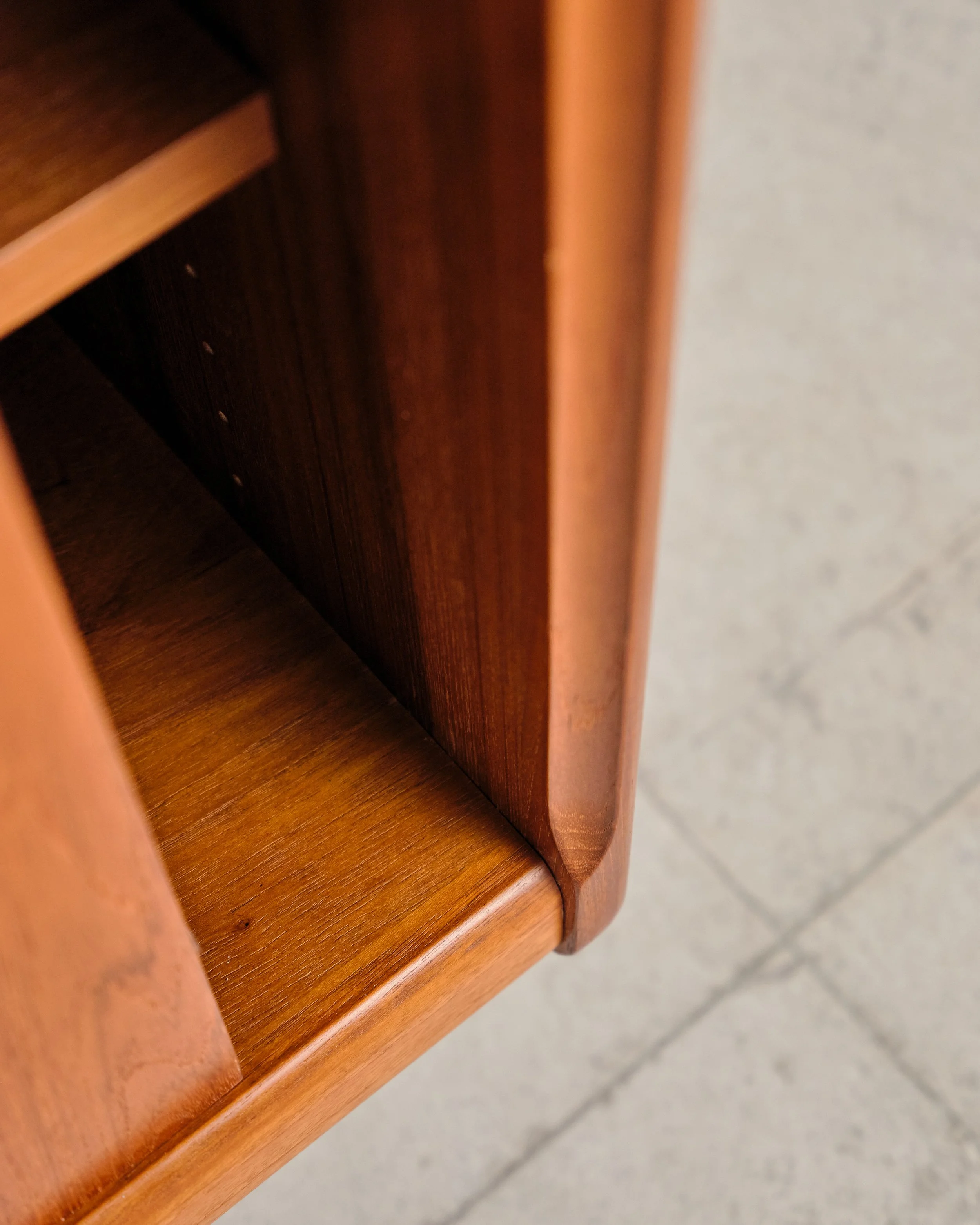 henry-w-klein-credenza-bramin-sideboard-teak-anrichte-mid-century-modern-furniture-mucmodern-16.jpg
