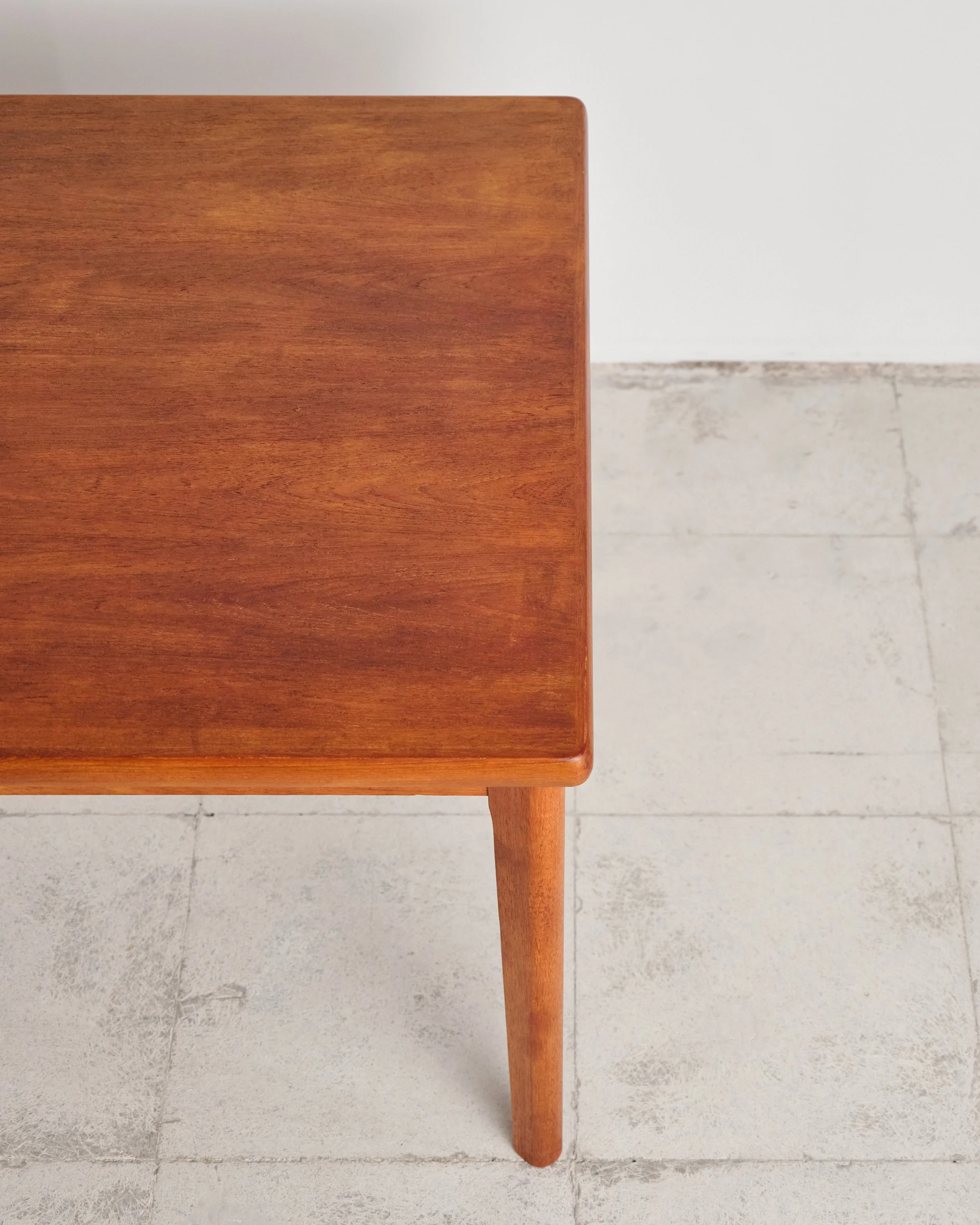 Tisch-table-henning-kjaernulf-mid-century-modern-furniture-mucmodern-19.jpg