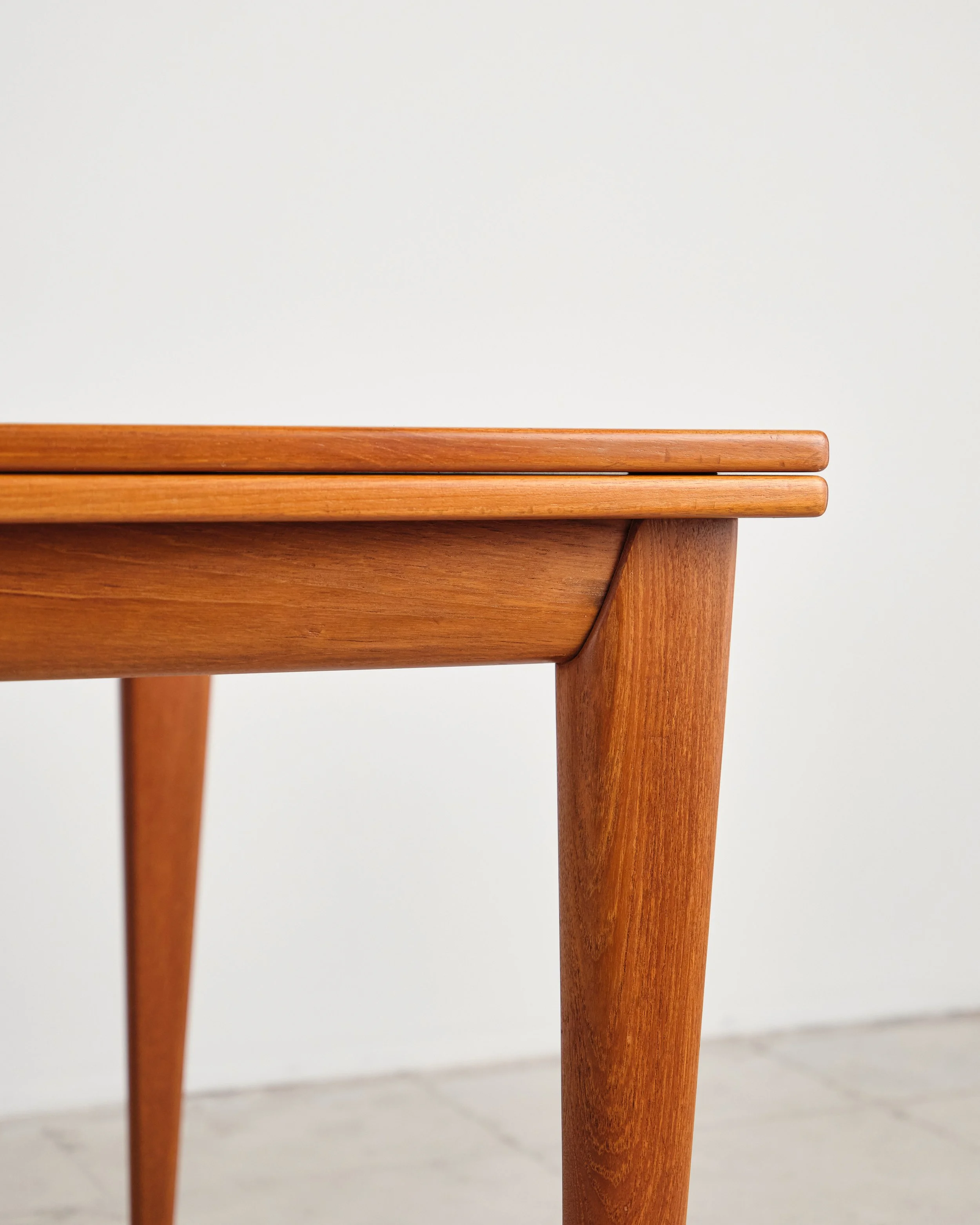 niels-moller-dining-table-teak-esstisch-mid-century-modern-furniture-mucmodern-19.jpg