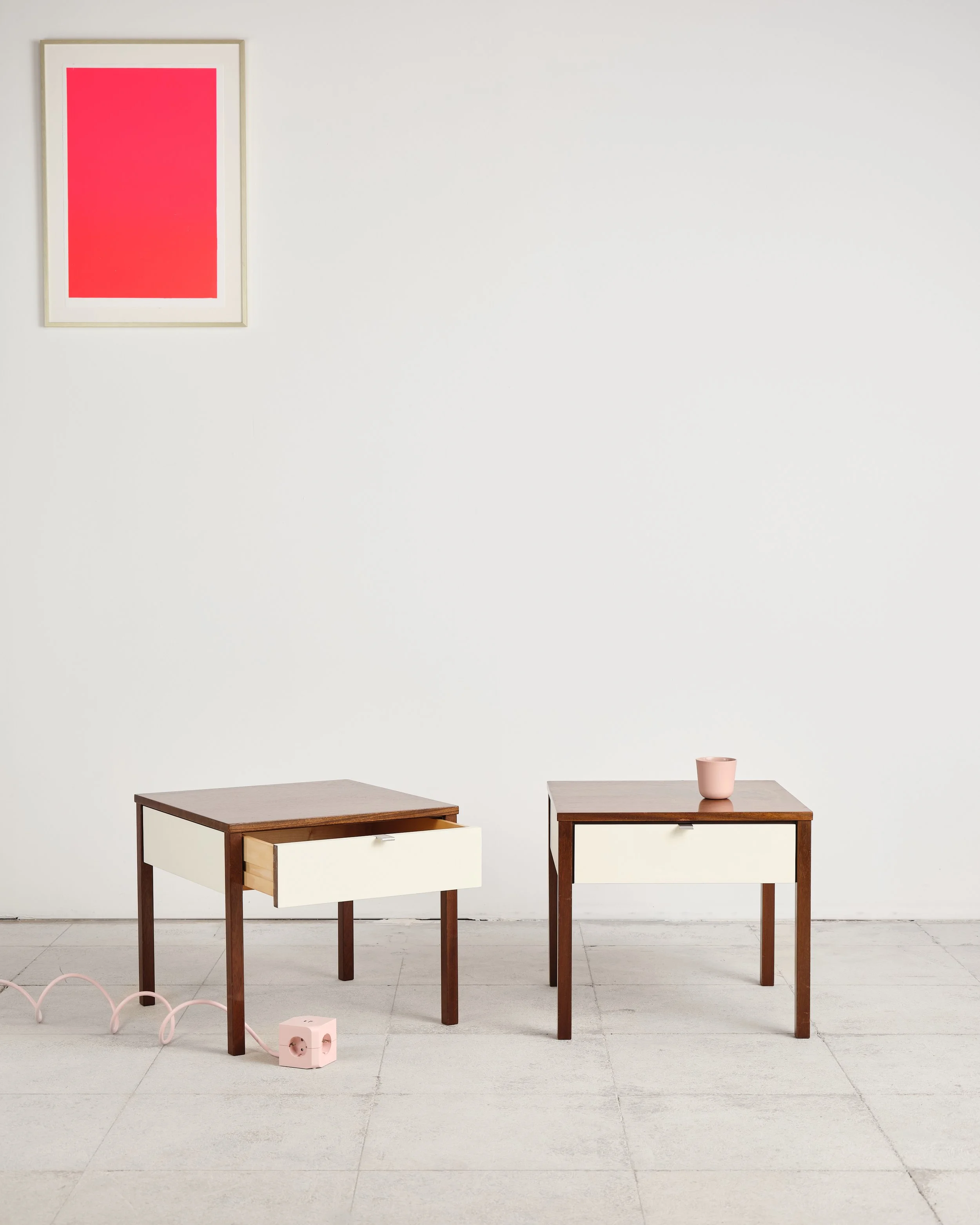 florence-knoll-international-bedside-table-nightstand-mid-century-modern-furniture-mucmodern-6.jpg