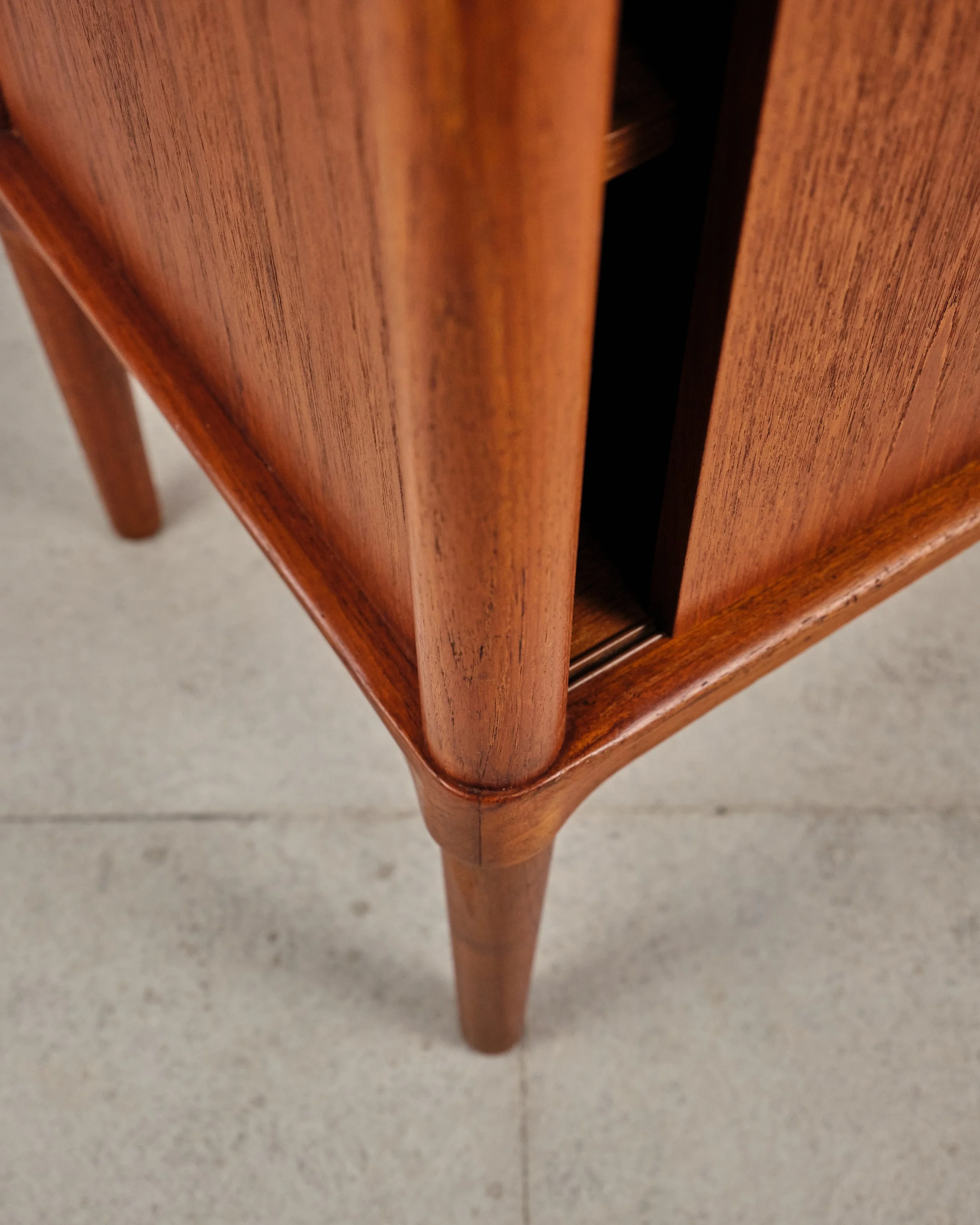 henry-w-klein-credenza-bramin-sideboard-teak-anrichte-mid-century-modern-furniture-mucmodern-24.jpg